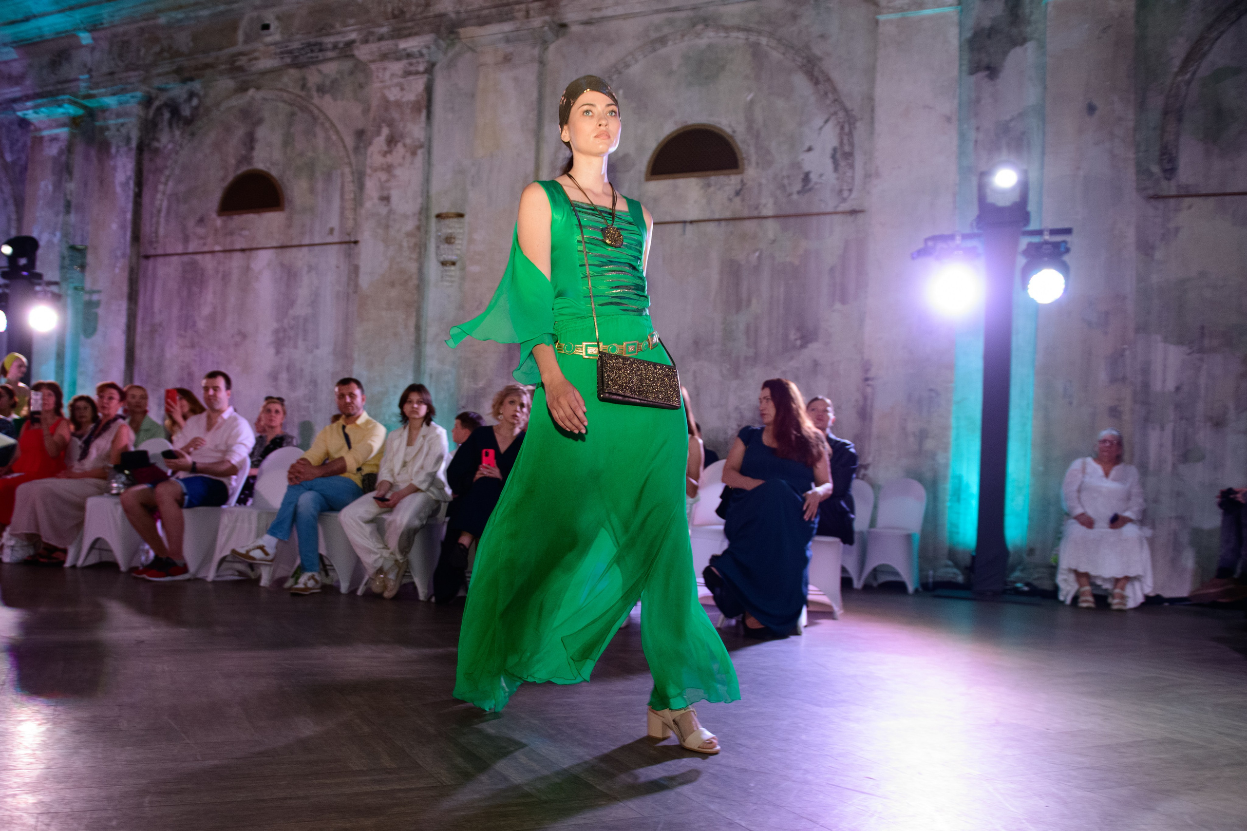 Модный показ «Аллея моды». Организация и проведение фотосъемок в Санкт-Петербурге. Фотограф Смирягин Илья