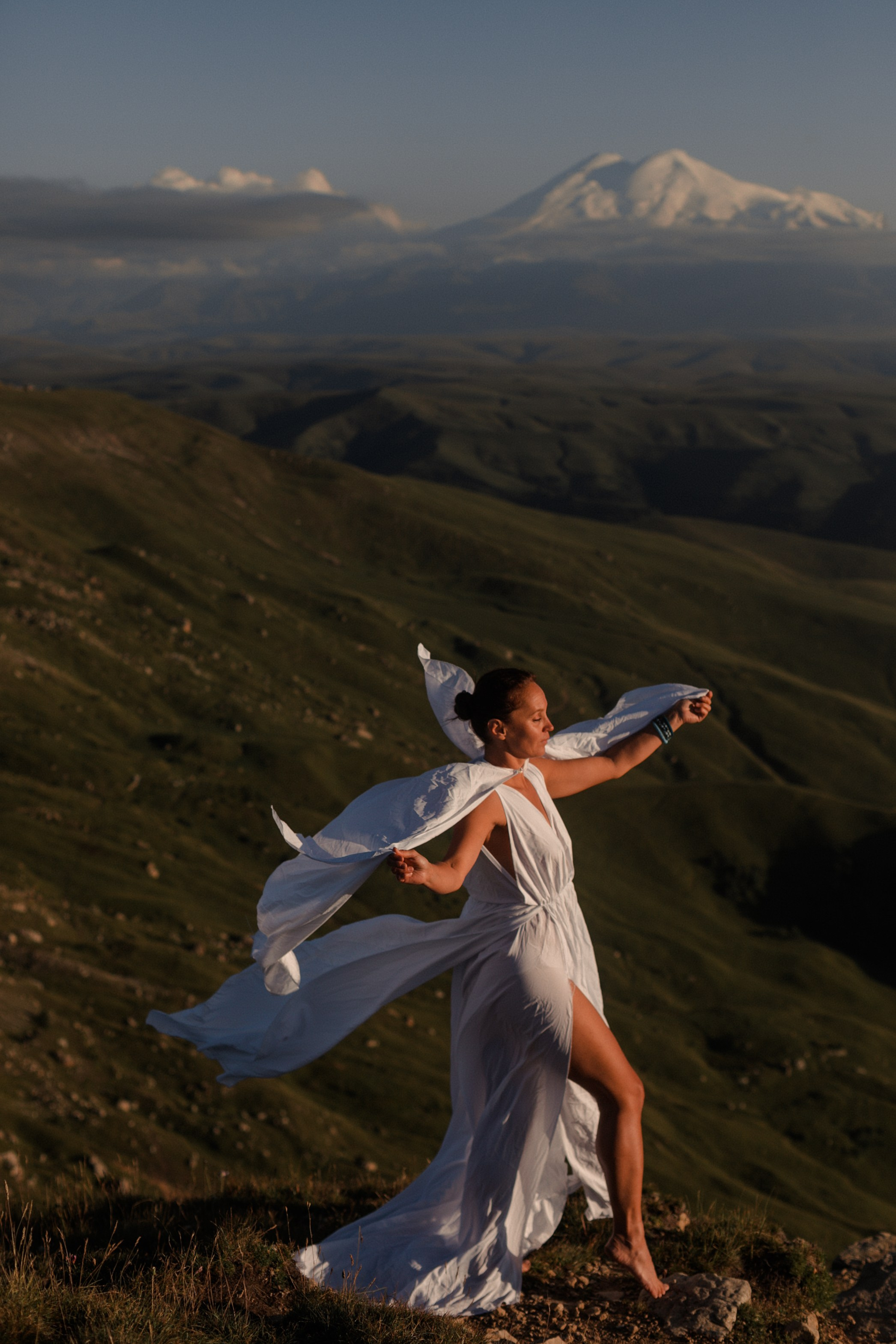 фотосессия в горах· фотограф в горах кавказа· семейная фотосессия в горах· свадебная фотосессия в горах· фотосессия на эльбрусе· фототур в горы· фотограф на природе· фотосъемка в стиле натура· портрет на природе· выездная фотосессия,свадьба в горах,свадебный фотограф в горах,фотограф Домбай,фотограф Архыз,фотограф Эльбрус,фототур в горы,фототур Кавказ