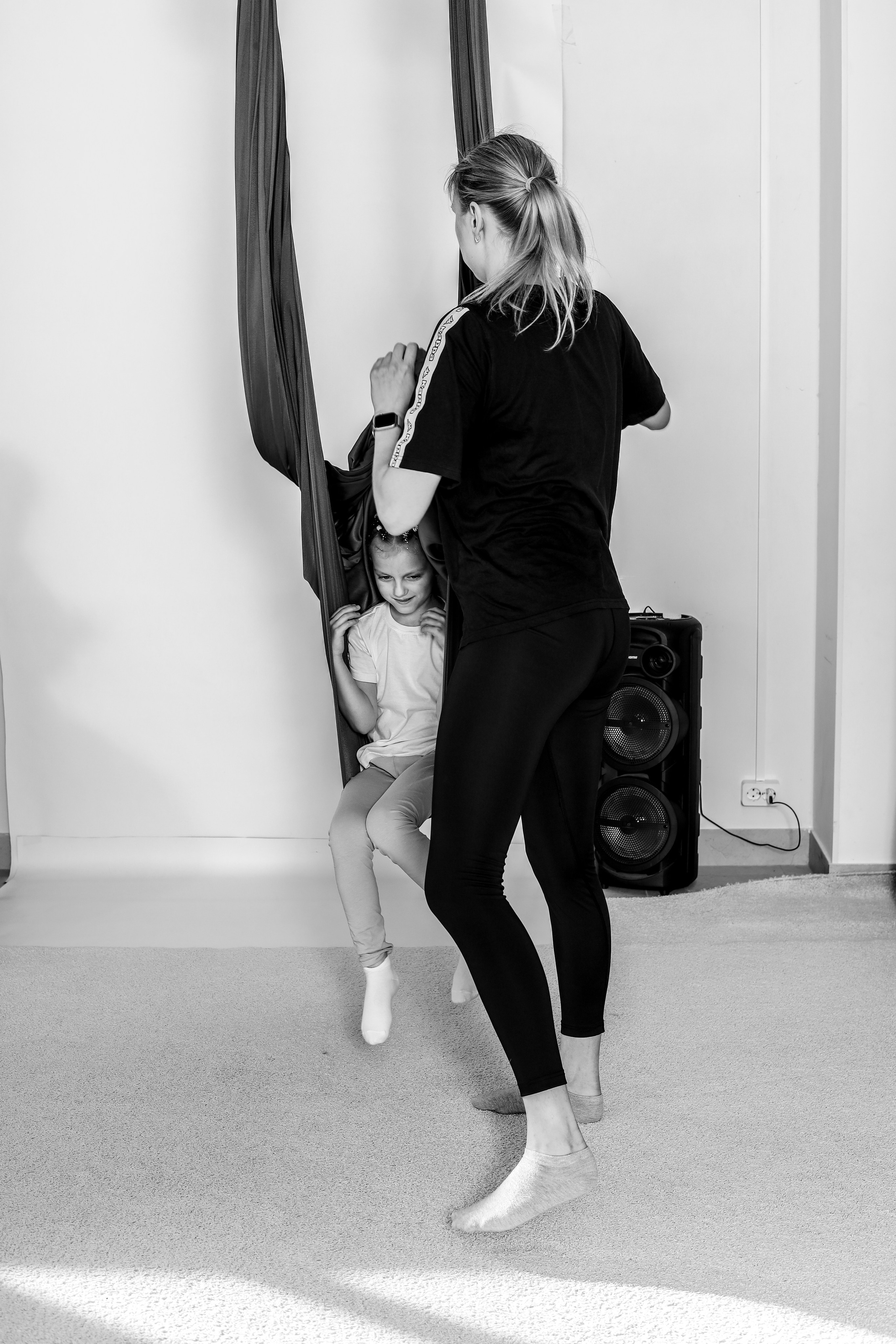 Детская аэройога. Фотограф Надршина Лилия