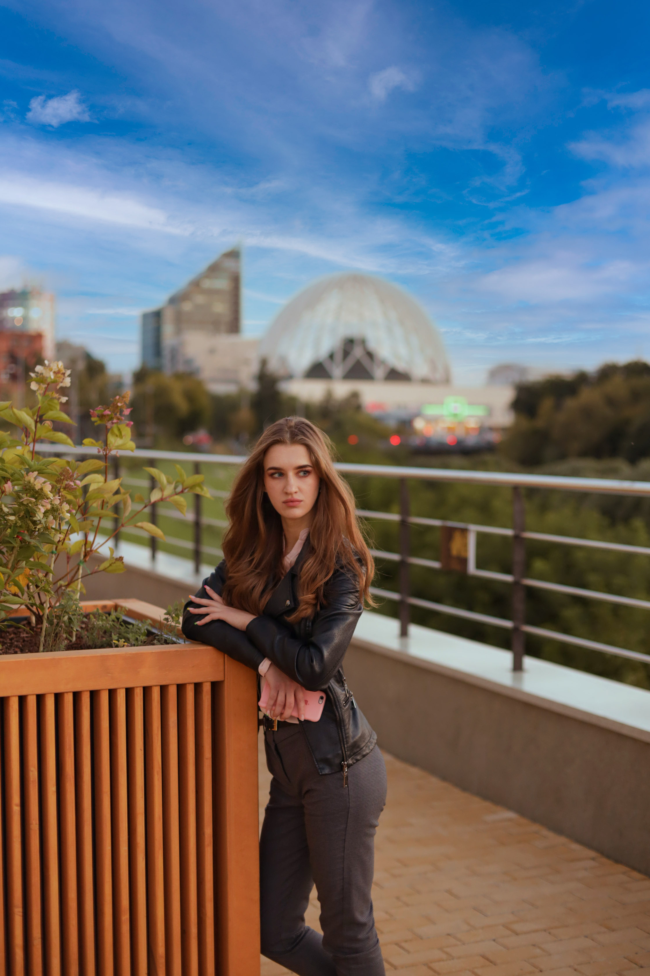 Екатеринбург цирк и девушка 