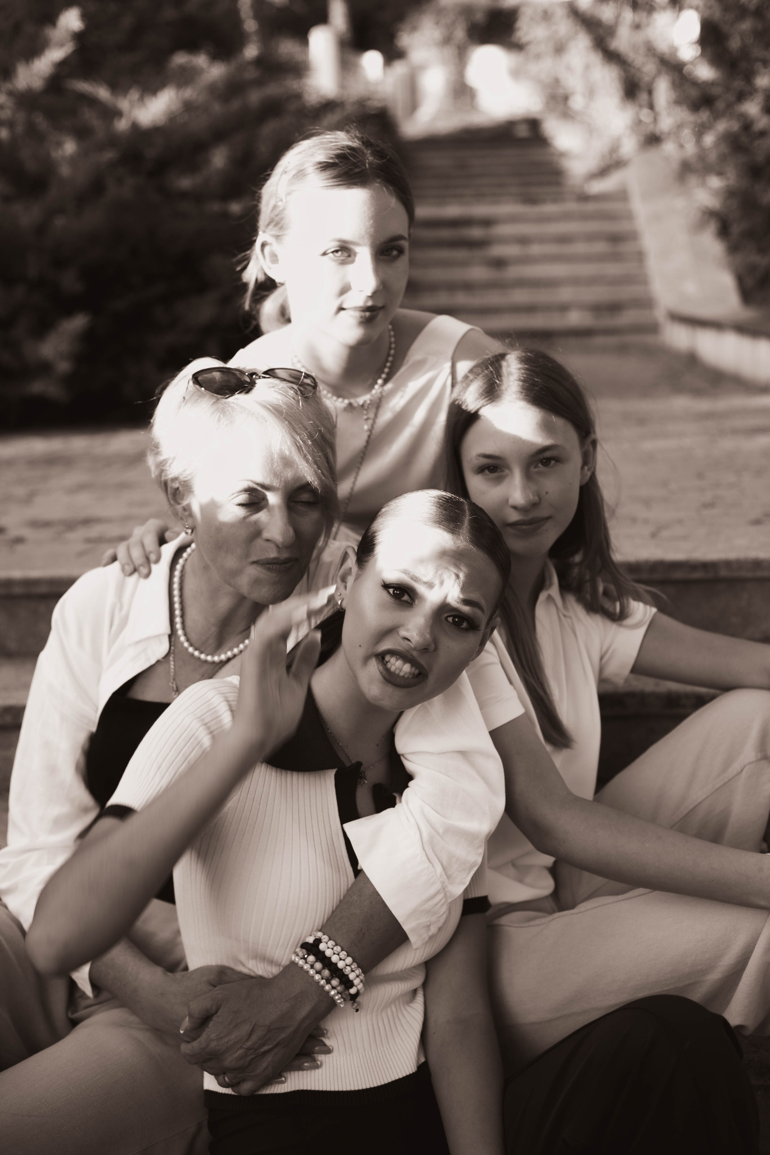 Абрау. Уличный фотограф Города N