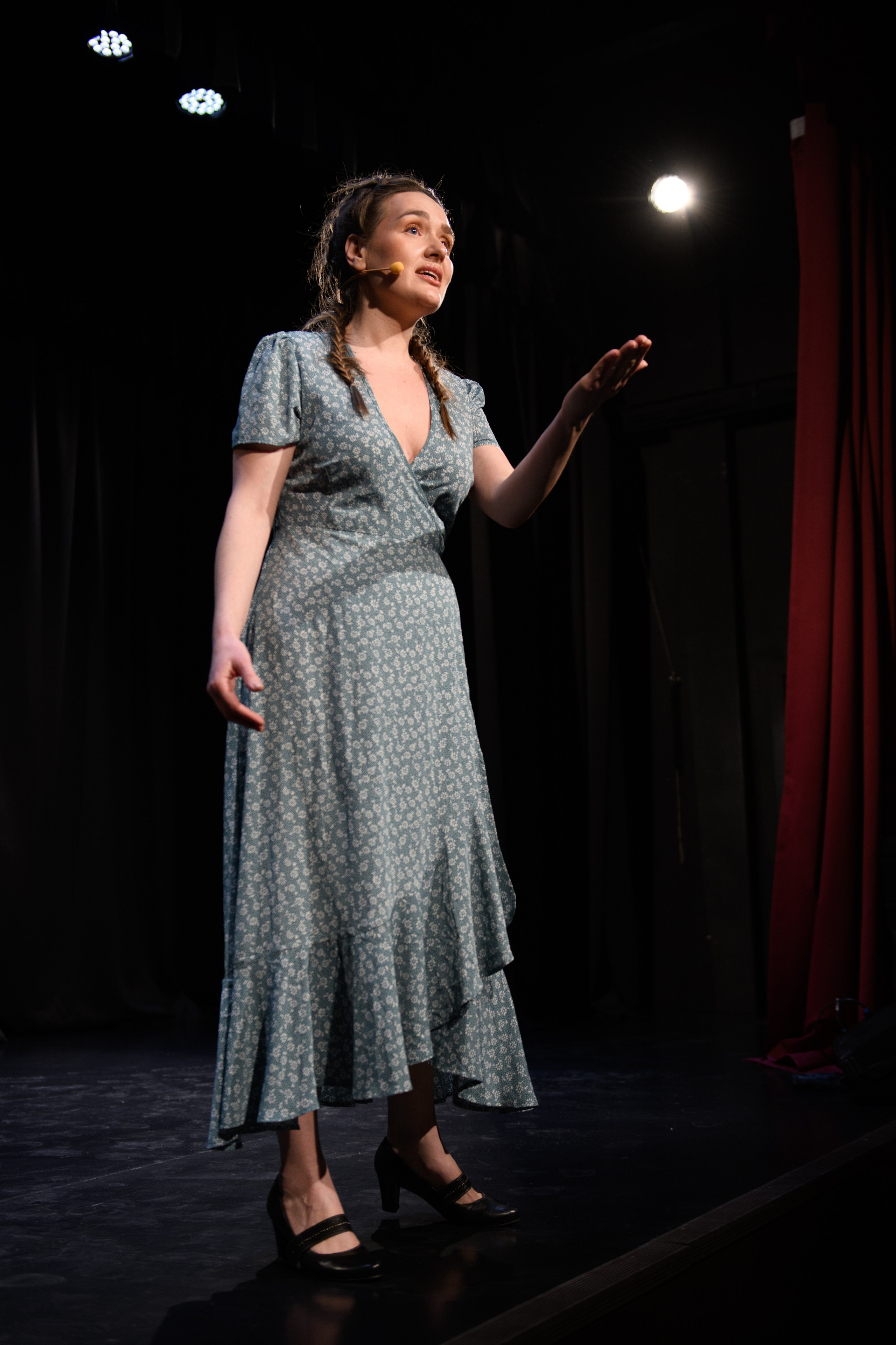 За нарисованным очагом. Организация и проведение фотосъемок в Санкт-Петербурге. Фотограф Смирягин Илья