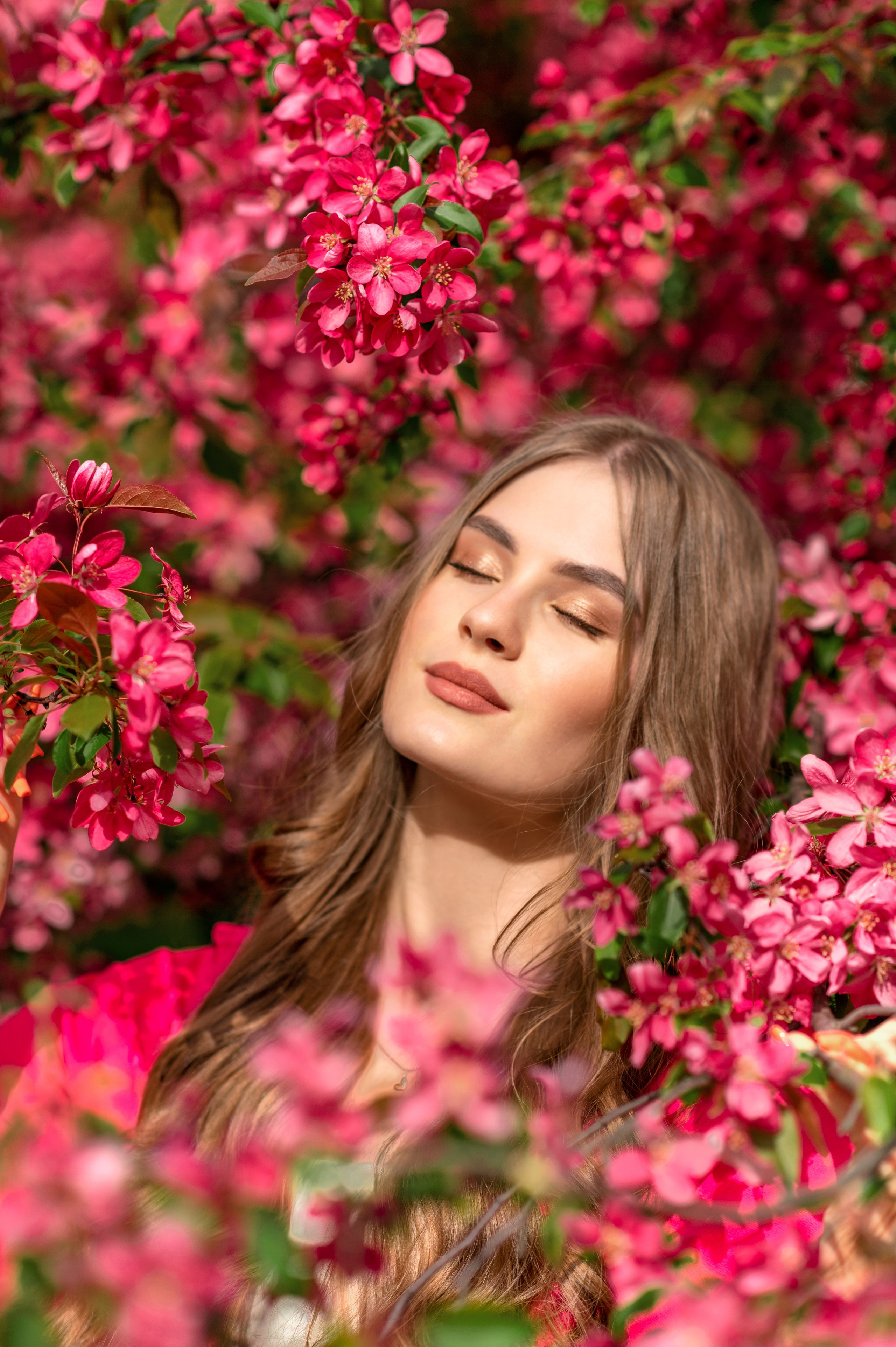 Фотосессия в розовом цветении. Фотосессии в Москве, женский и семейный фотограф Юлия Михайленко