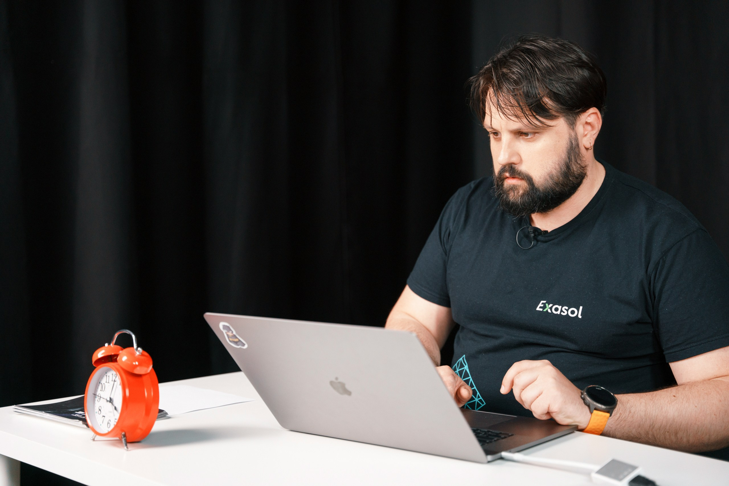 Aha! — 9 апреля 2021. Фотобанк Матемаркетинг