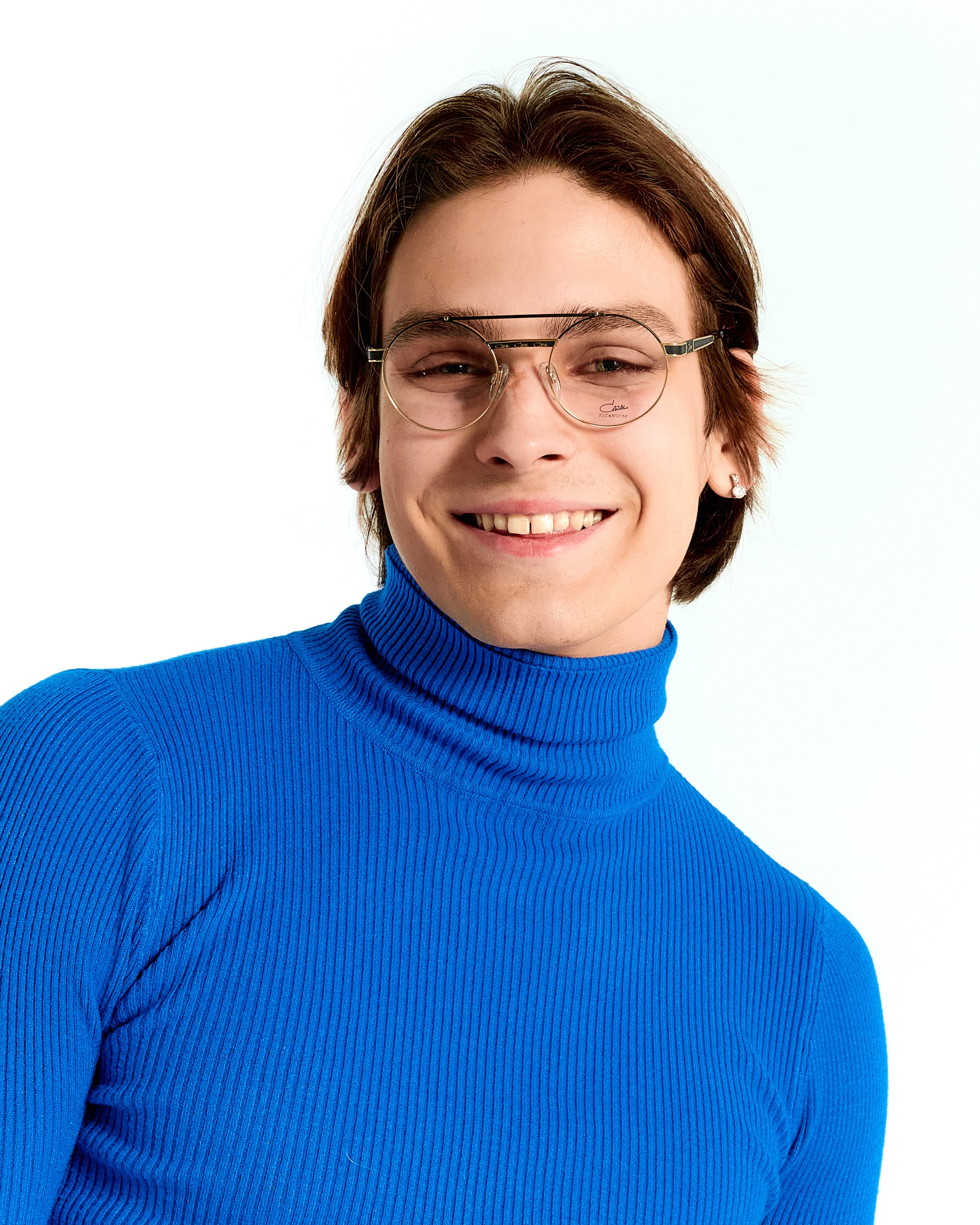 Glazburg optics. Святослав Лебедев | Рекламный фотограф — Коммерческая съемка, Арт-дирекшн, AI-интеграция