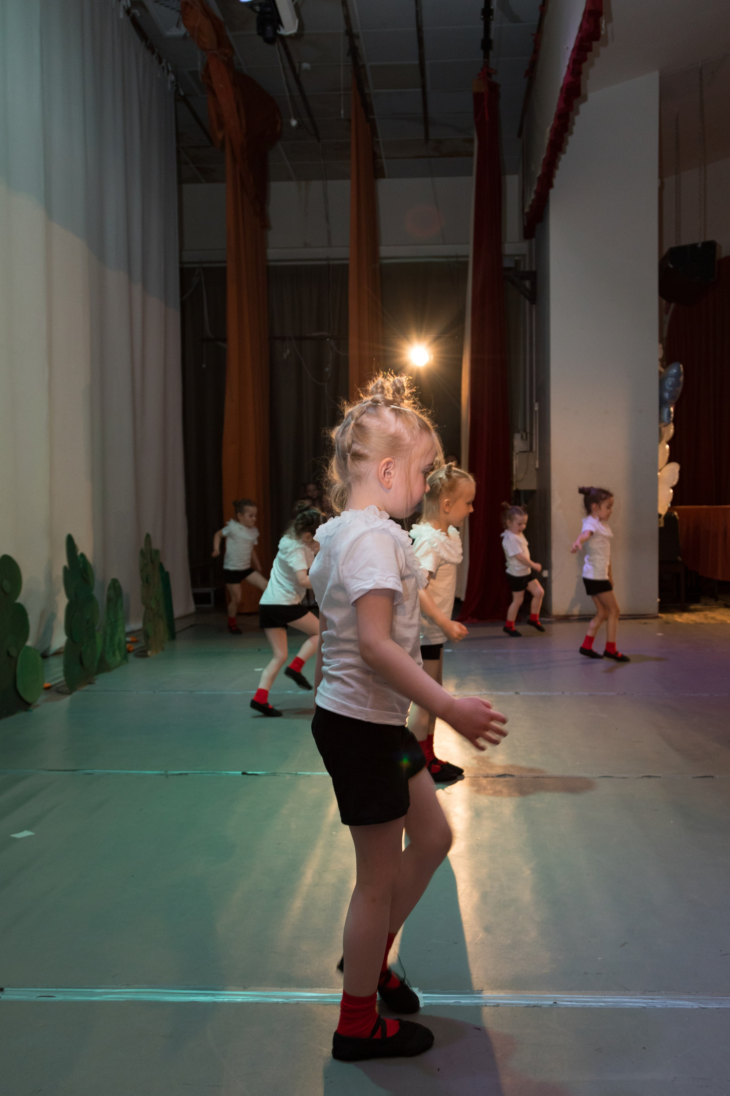 Большой концерт маленьких танцоров. Детский и контент фотограф Надя Волкова Санкт-Петербург