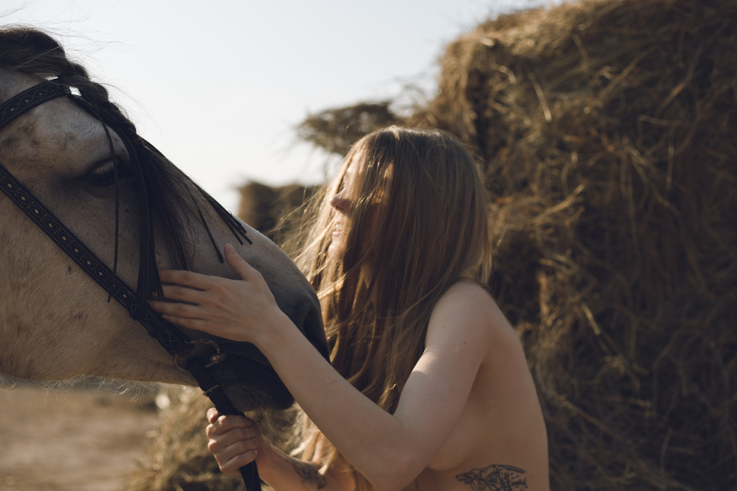 На конюшне. Фотограф в Тюмени Даша Михнова. Портреты, фотопроекты, фотодни