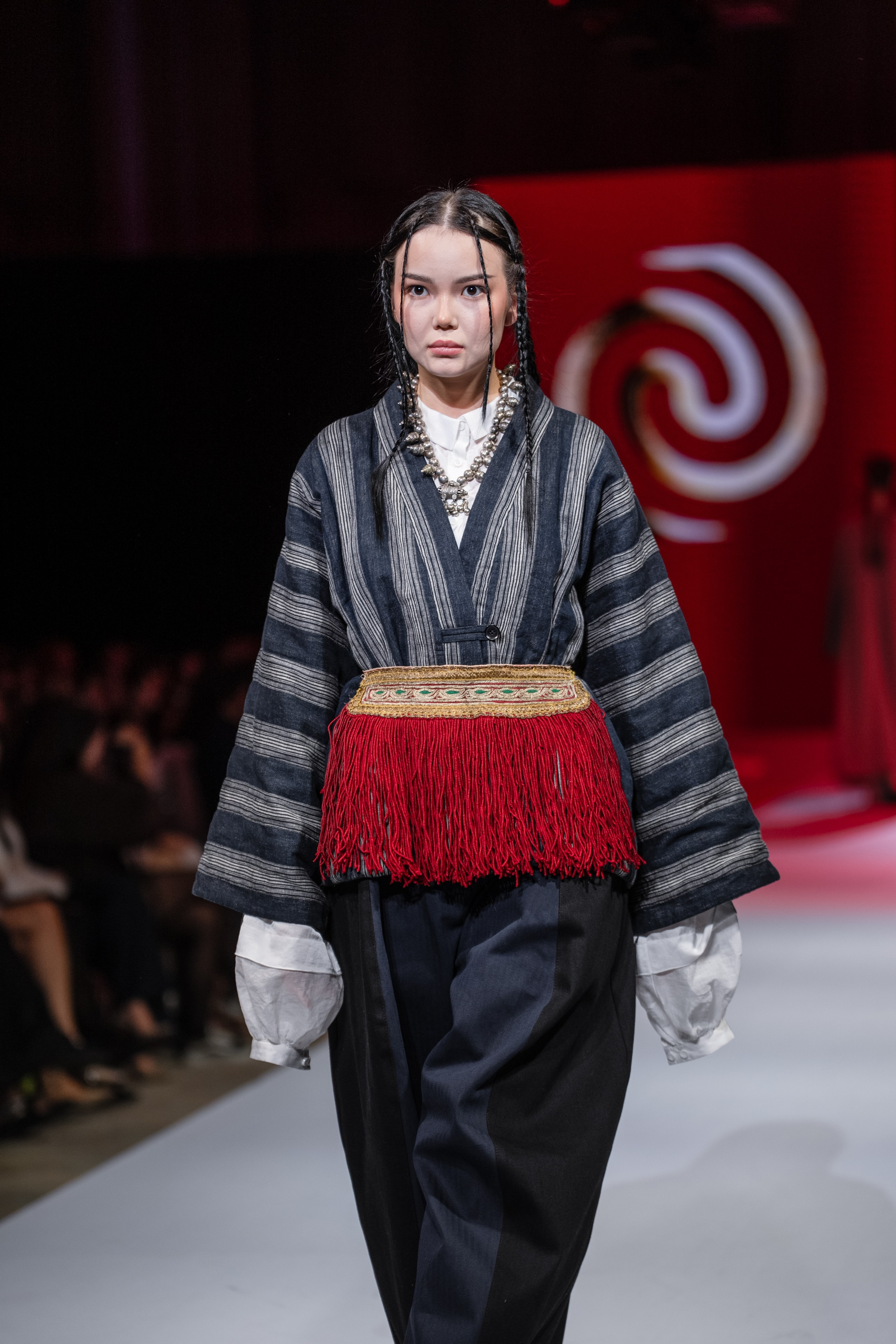 EURASIAN FASHION WEEK Reberth. Сайт Алматинского НЮ АРТ, будуар и фэшн фотографа Дениса Карпенко