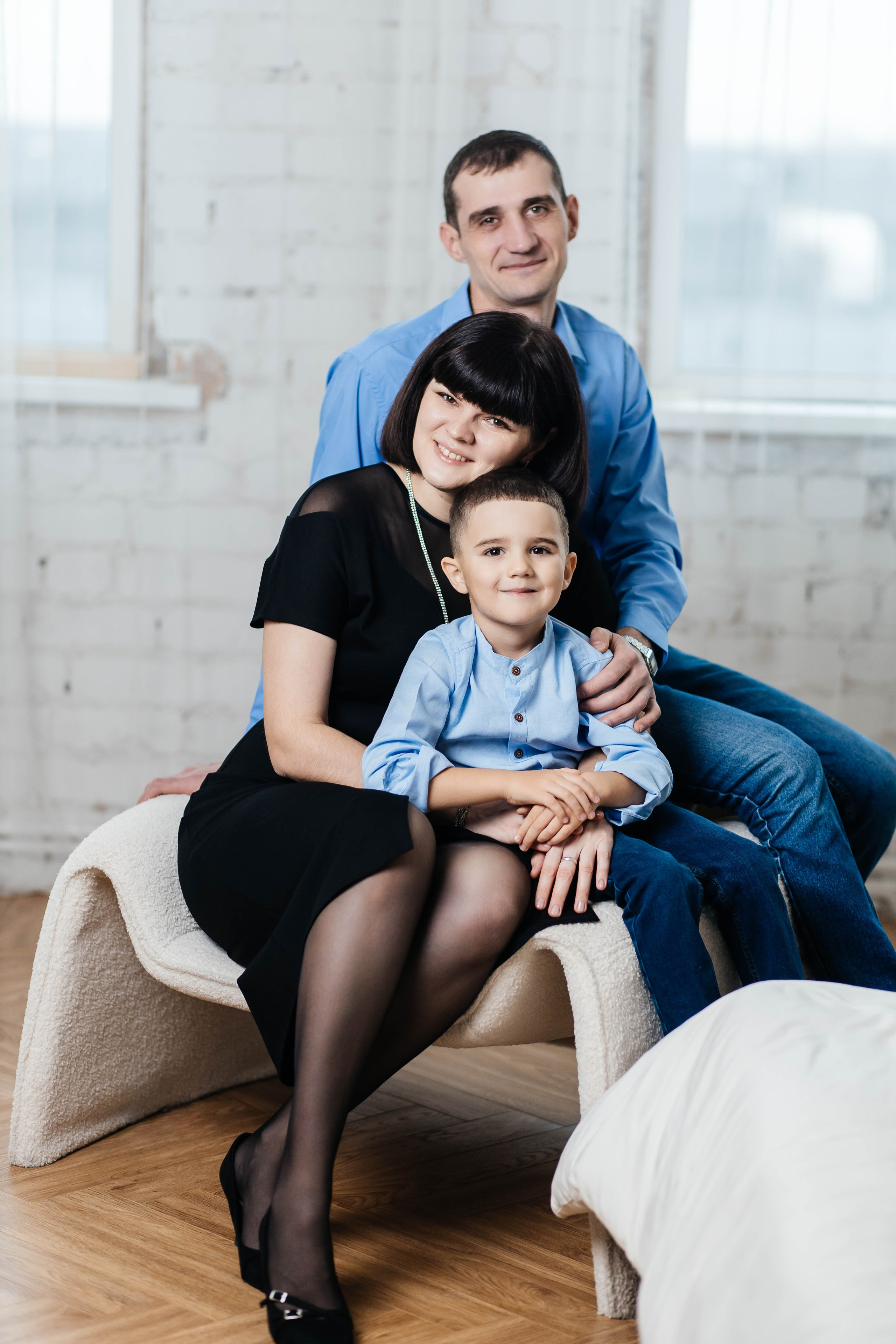 Мария, Валентин и Егорушка НГ 2026. Женский фотограф в Оренбурге Ирина Заводчикова