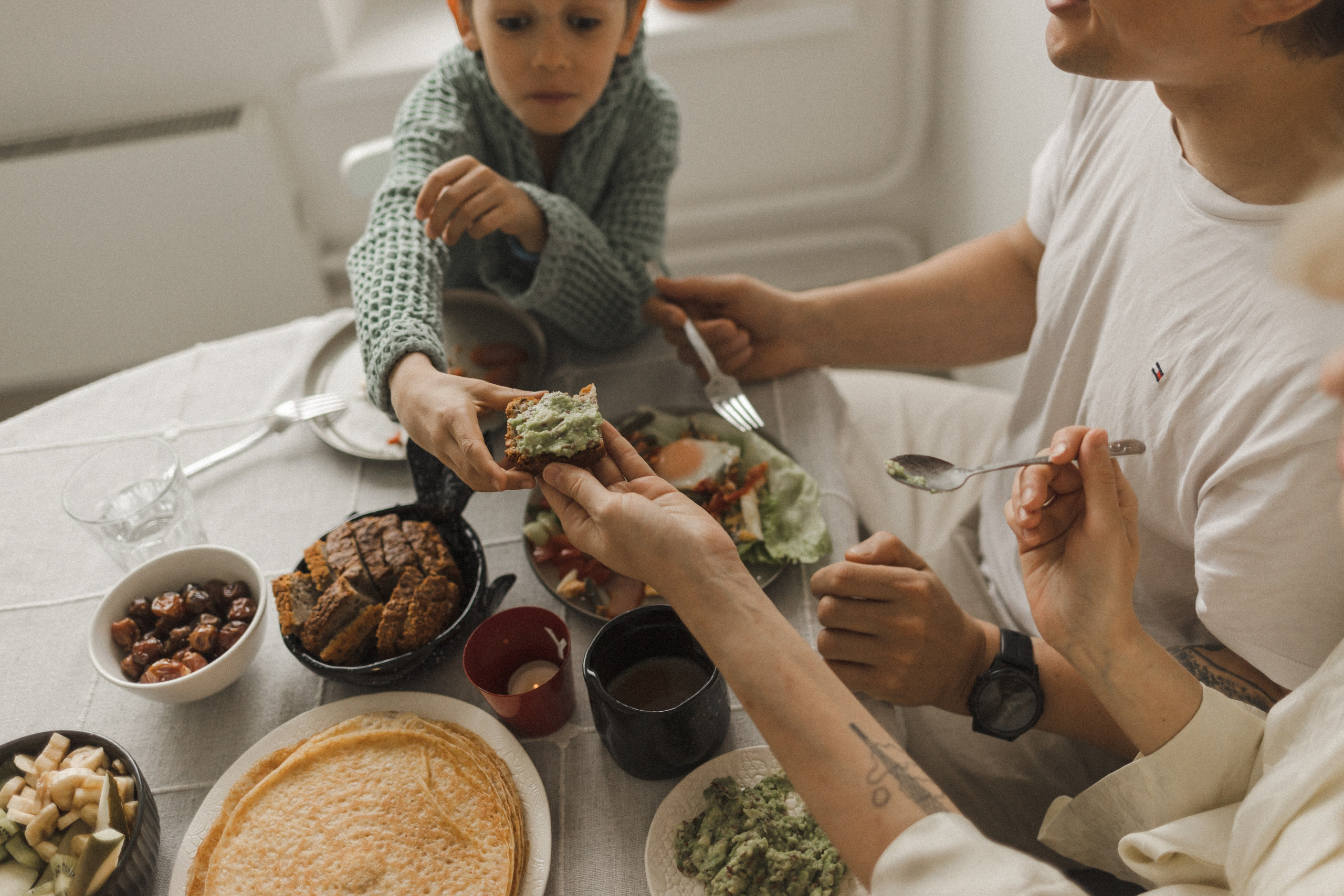 Катя, Паша, Валера и Родион ждут братика. Семейный фотограф в Москве