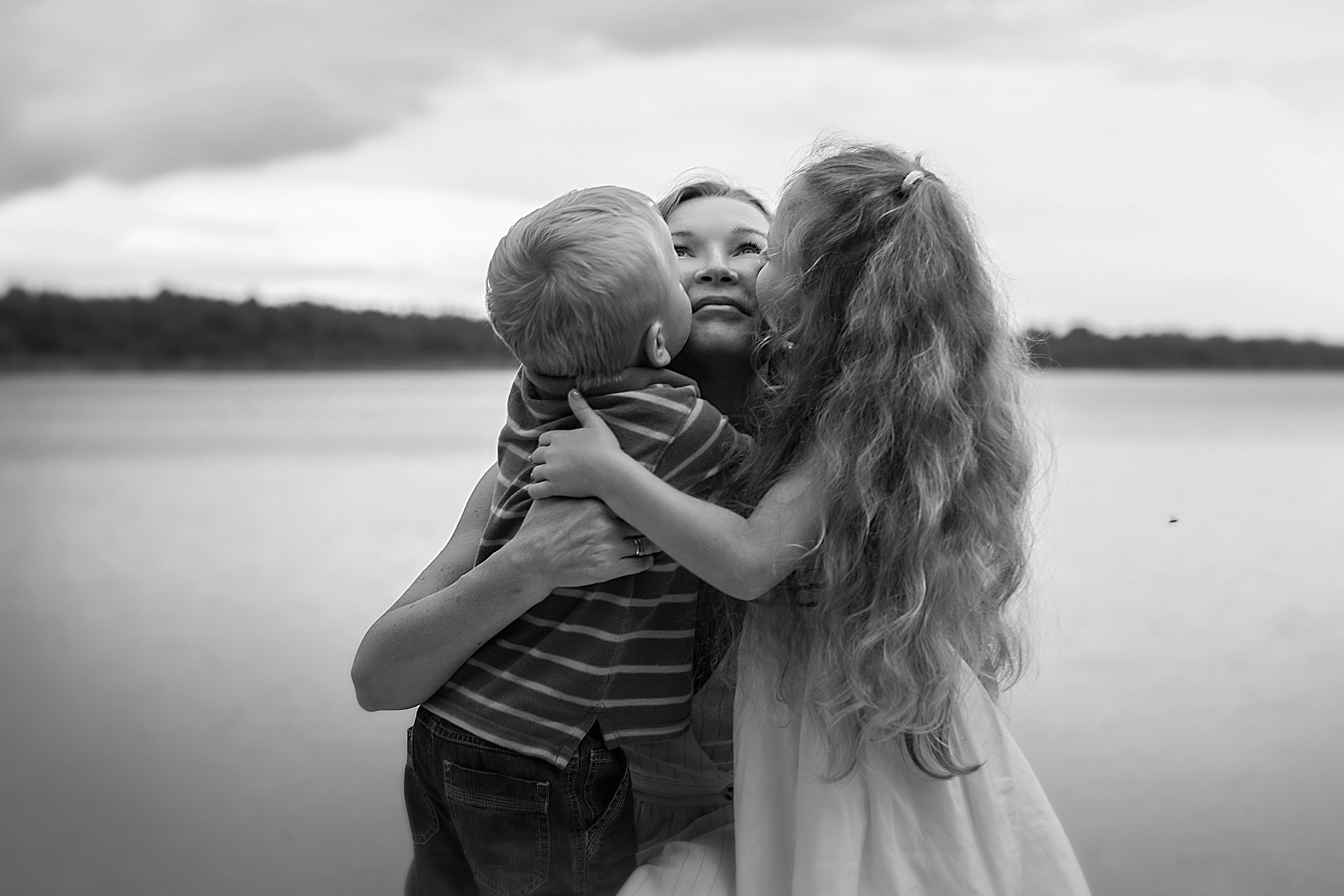 Юлия с дочкой и сыном. Семейный фотограф в Санкт-Петербурге