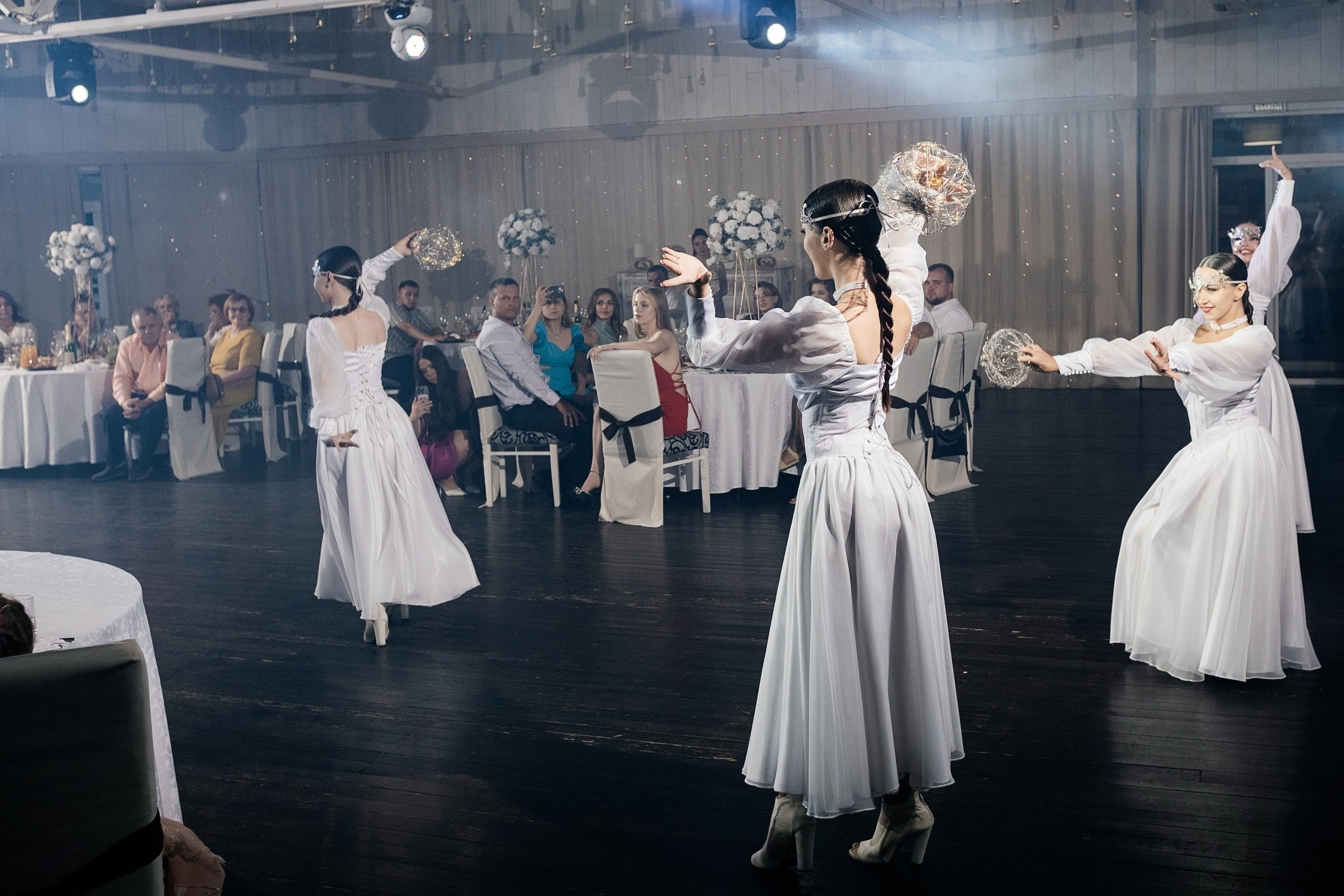 Выступления на банкетных площадках. Танцевальная шоу-группа «GRANAT»