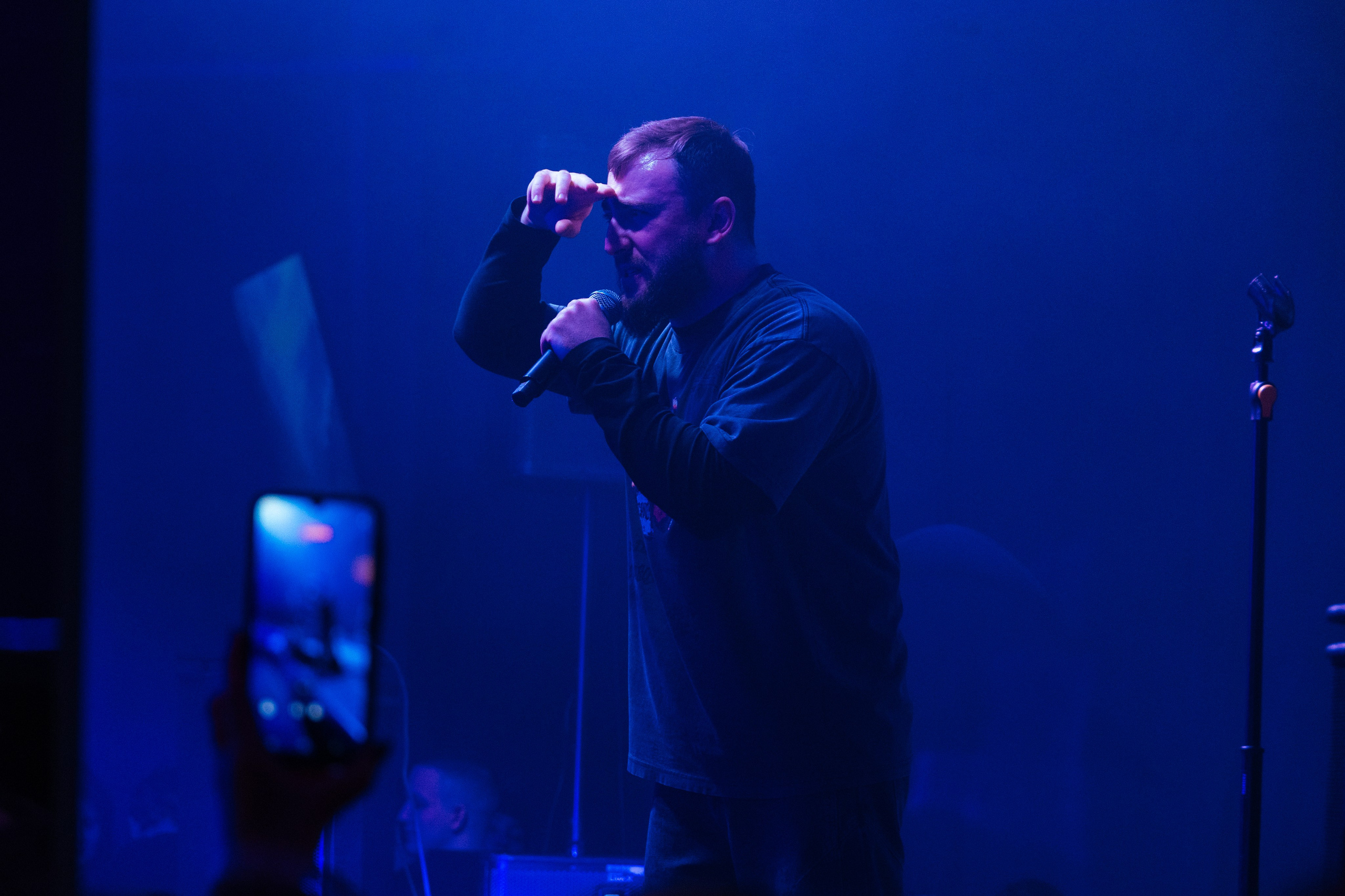 Султан Лагучев в Красноярске 05.03.2026. Фотограф Красноярск съемки лавстори, фотосессия в студии, портретная съемка, творческие фотосессии