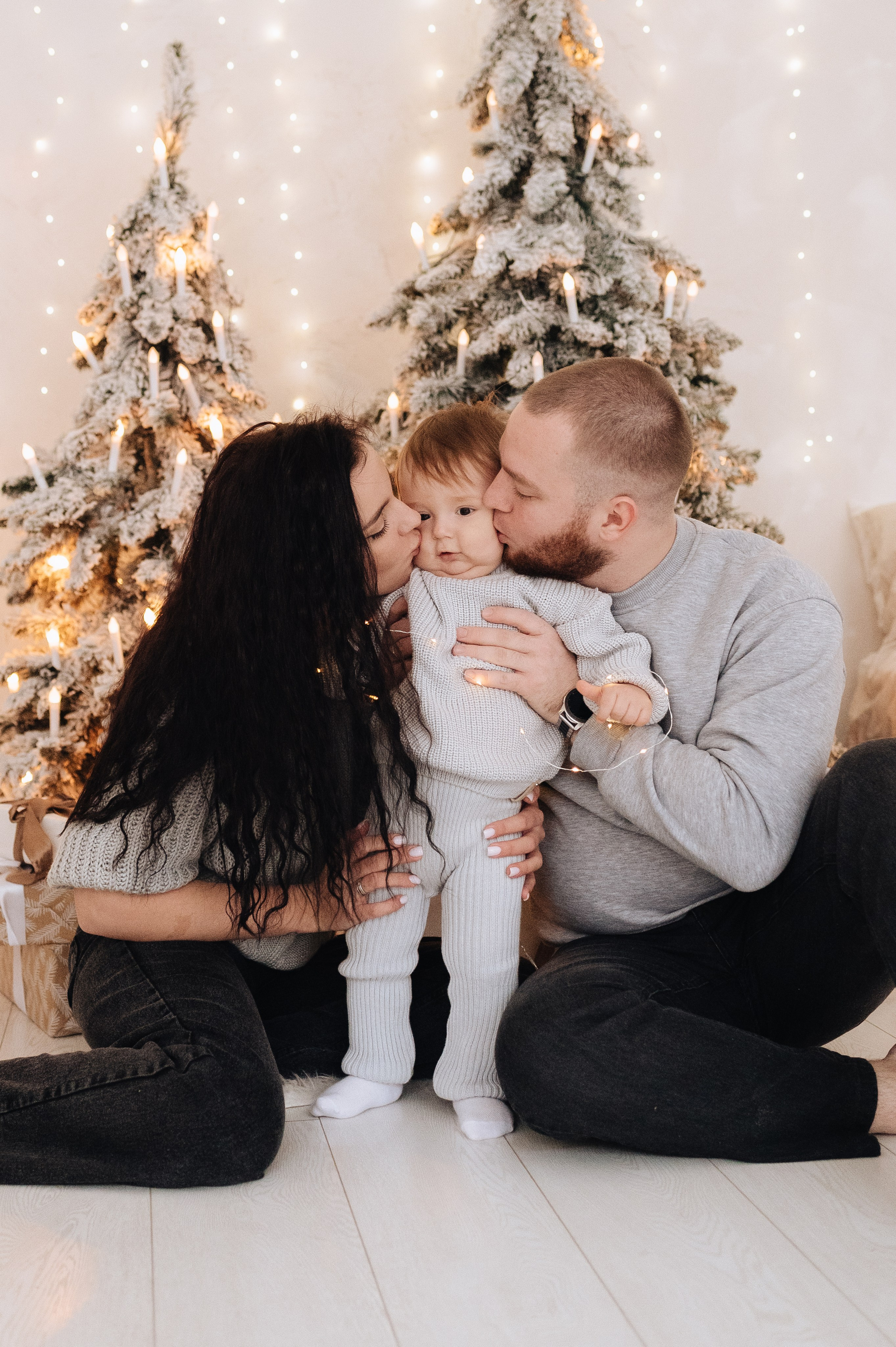 Семейная новогодняя фотосессия Алихана, Кати и Тимура. Фотограф в Москве и Московской области Таня Яблочкина