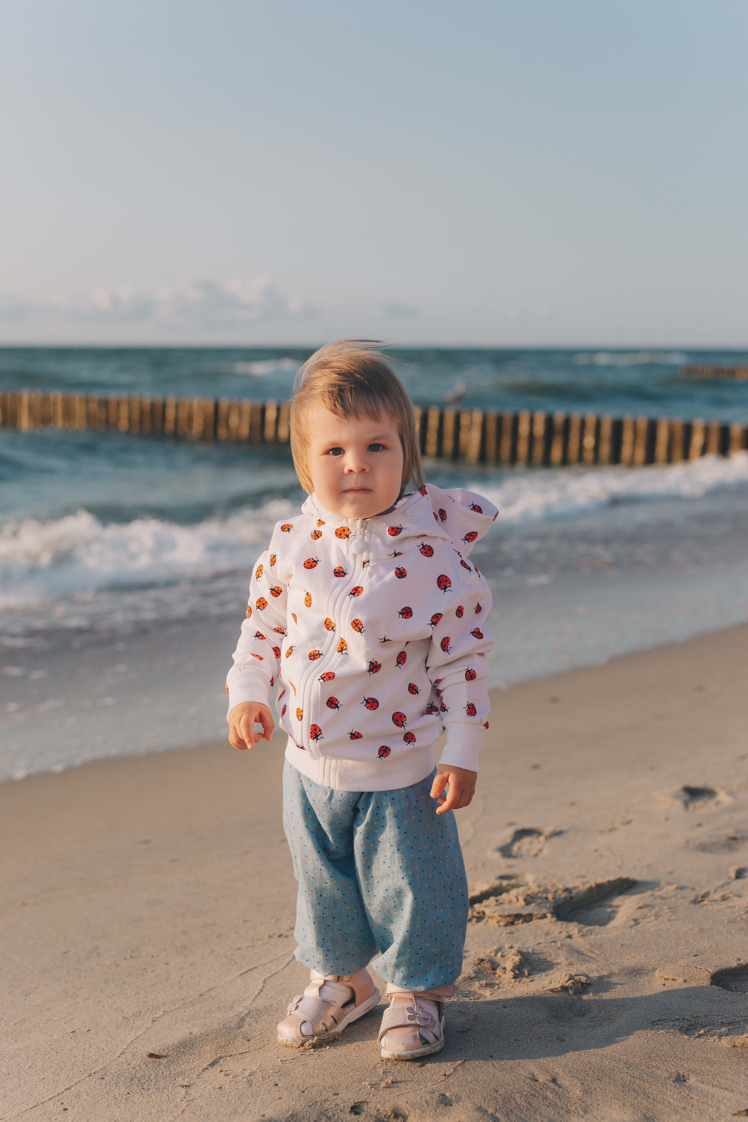 Ирина с семьёй на закате Балтики. Фотограф Зеленоградск Красильникова Елена