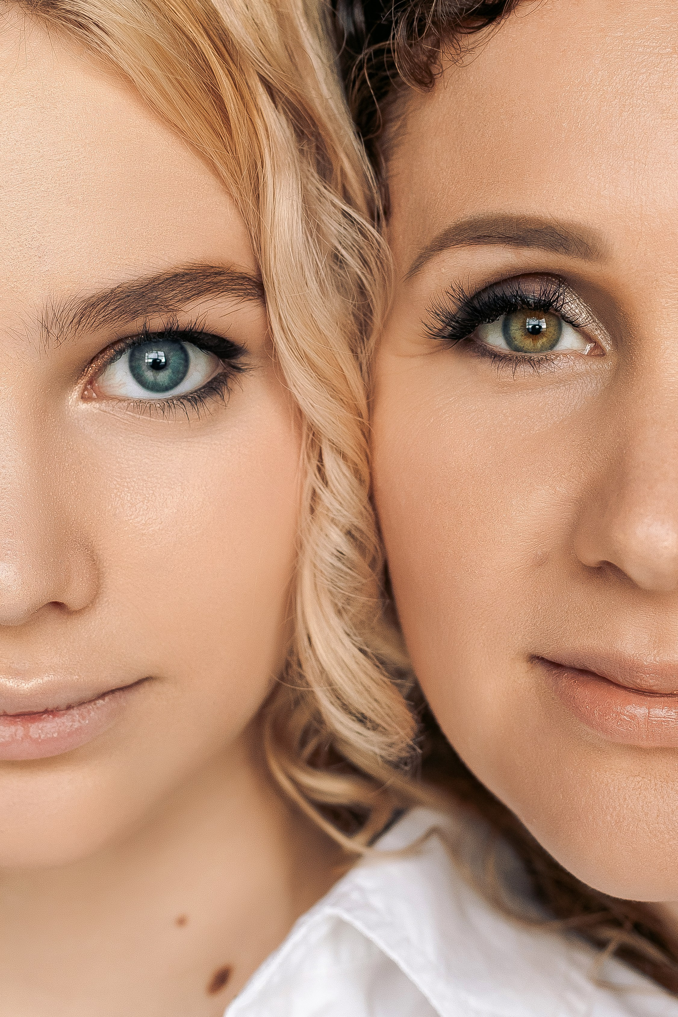 Семейная фотосессия взрослой дочки и мамы в студии. Фотограф в Санкт-Петербурге, Анна Скворцова