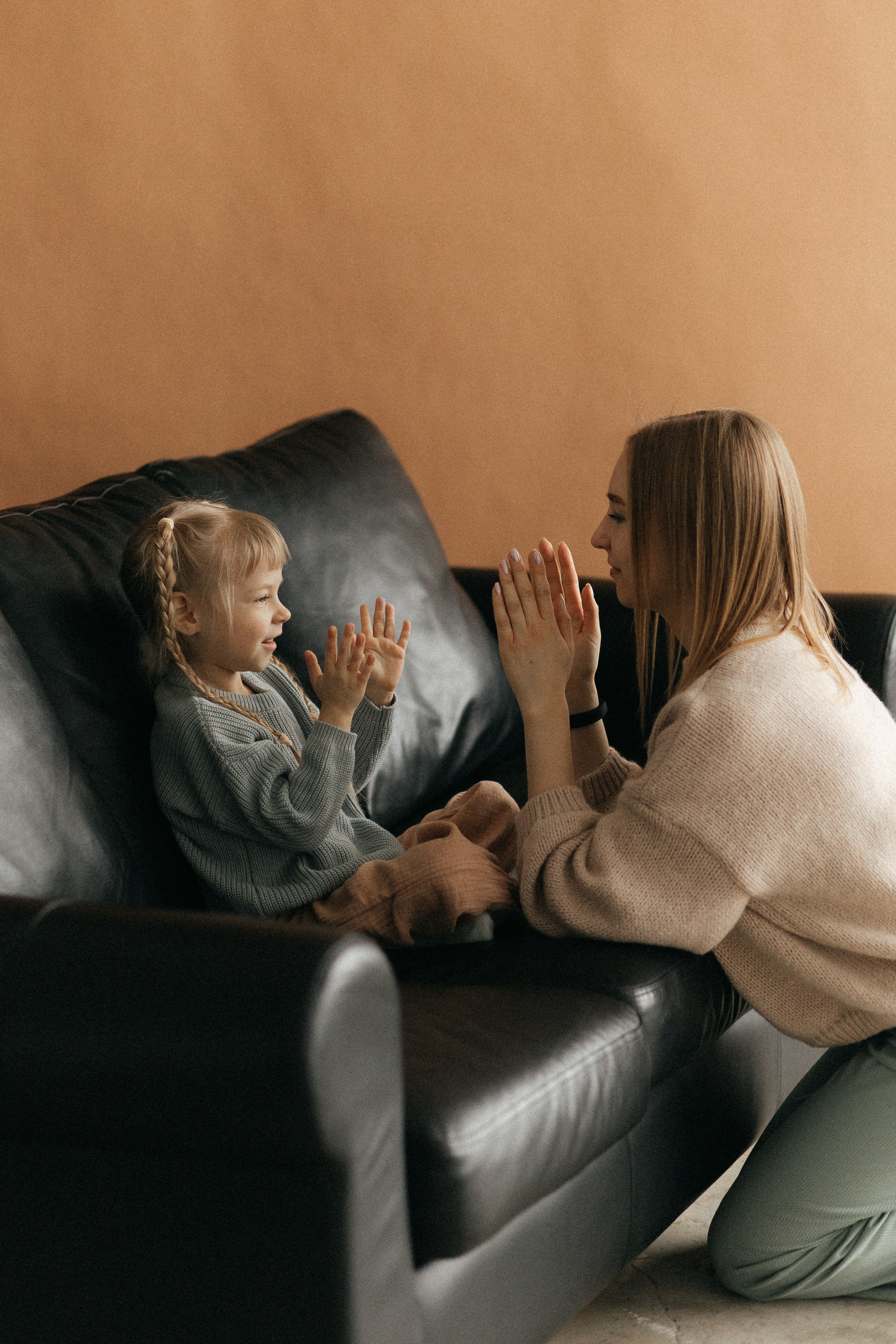 Настя и Дарина. Главная