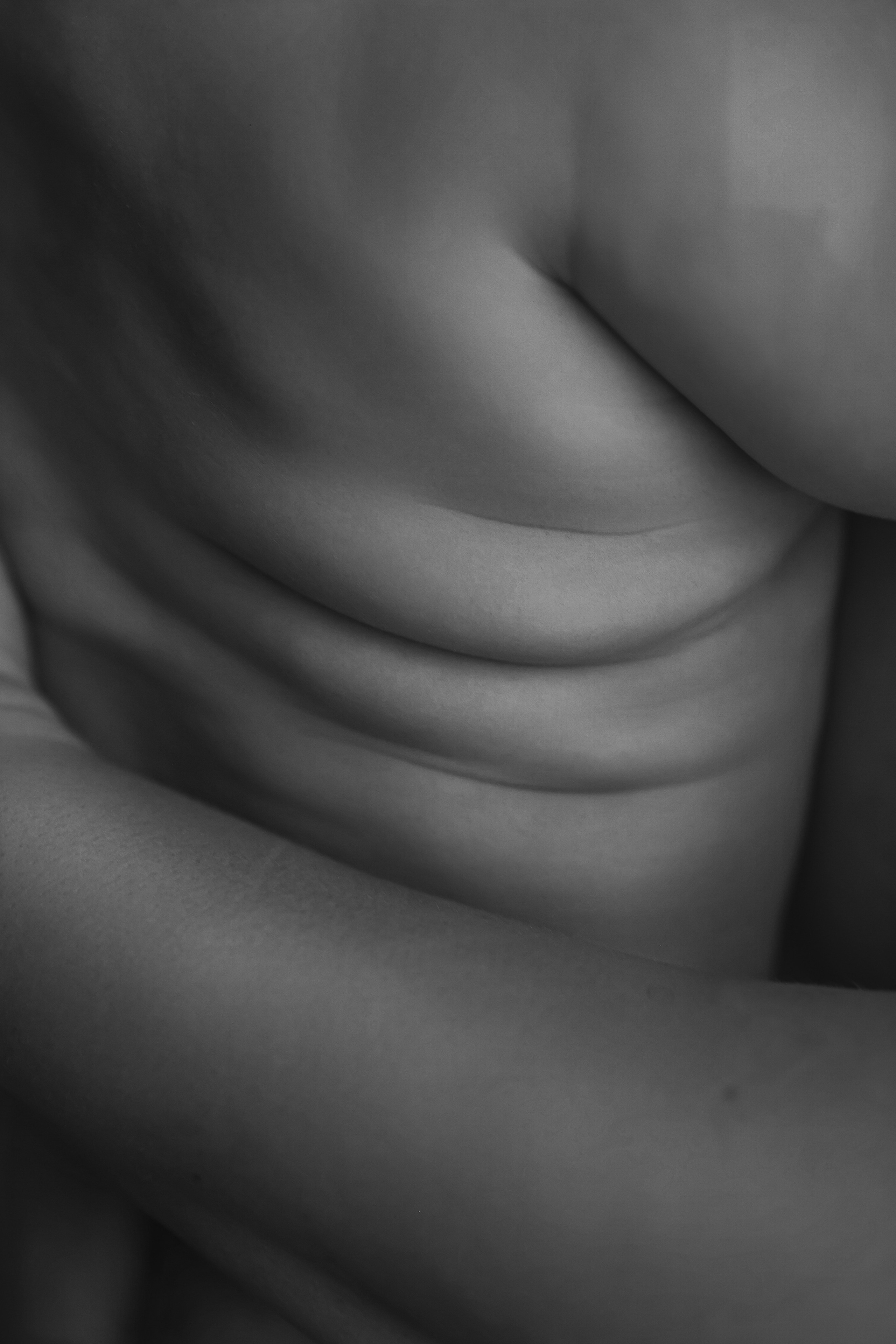 Кормление. Семейный фотограф Тюмень, фотограф на роды Салмина Мария