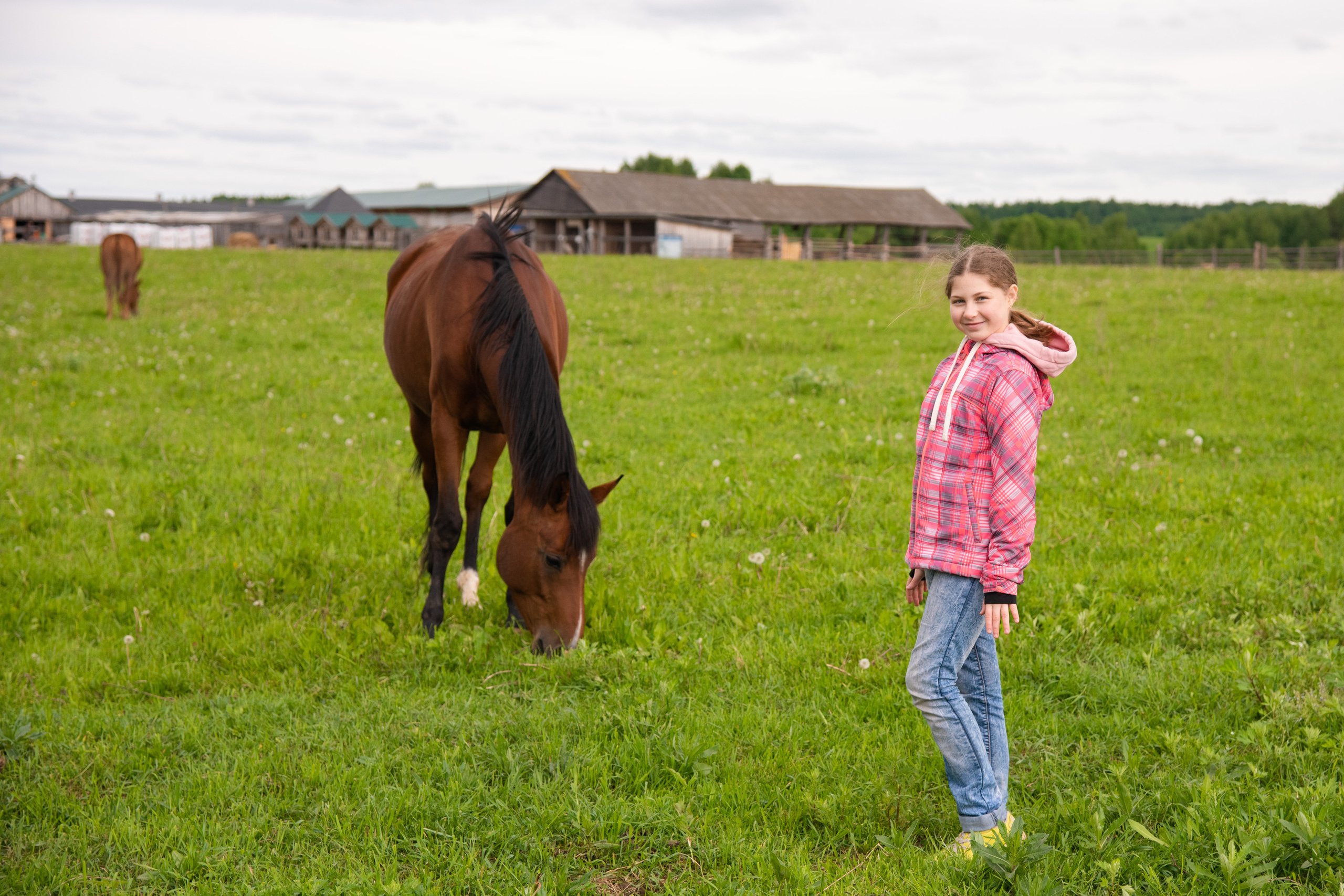 Фотосессия из конного клуба "Серая лошадь" для 6 класса 94 школы. Лапшина Юлия — школьный фотограф в Нижнем Новгороде. Выпускные альбомы