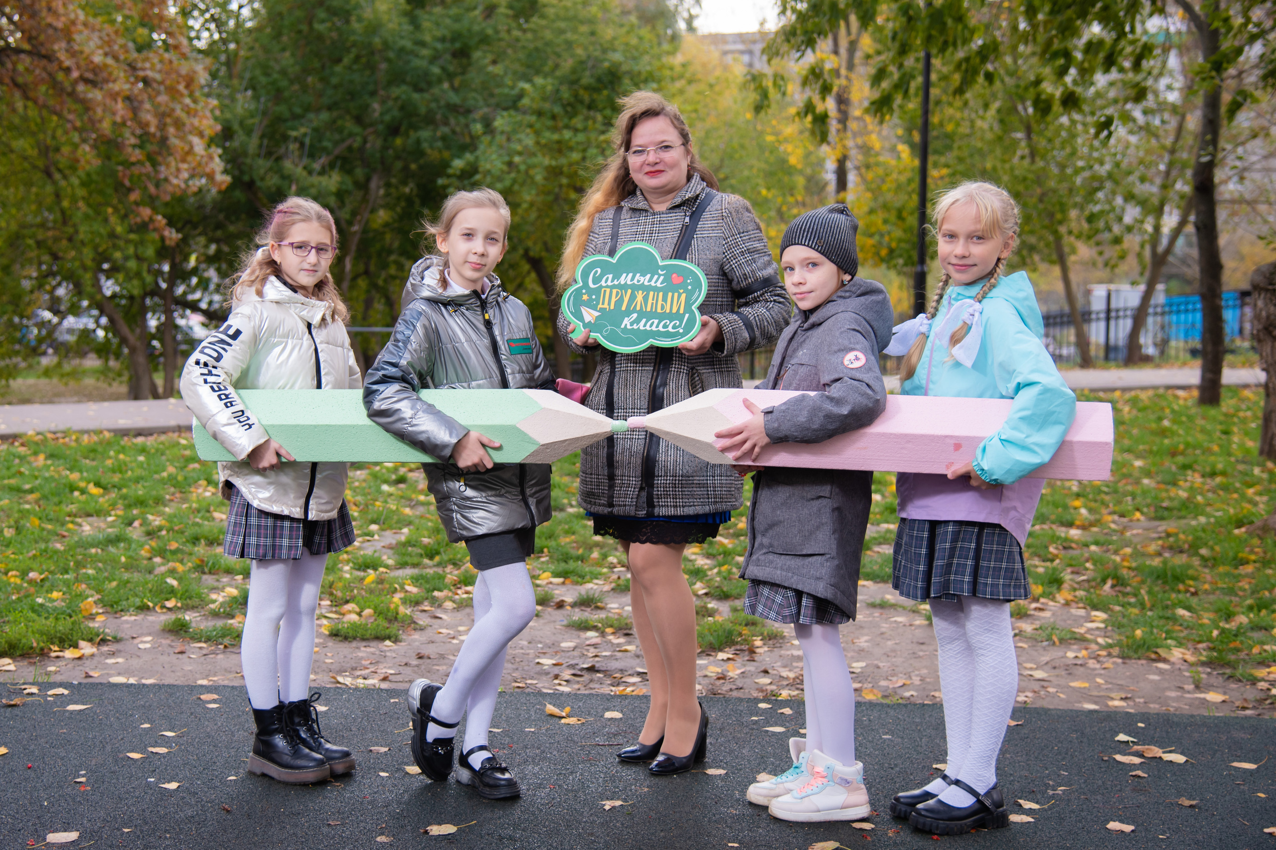 Фотосессия в сквере. Лапшина Юлия — школьный фотограф в Нижнем Новгороде. Выпускные альбомы