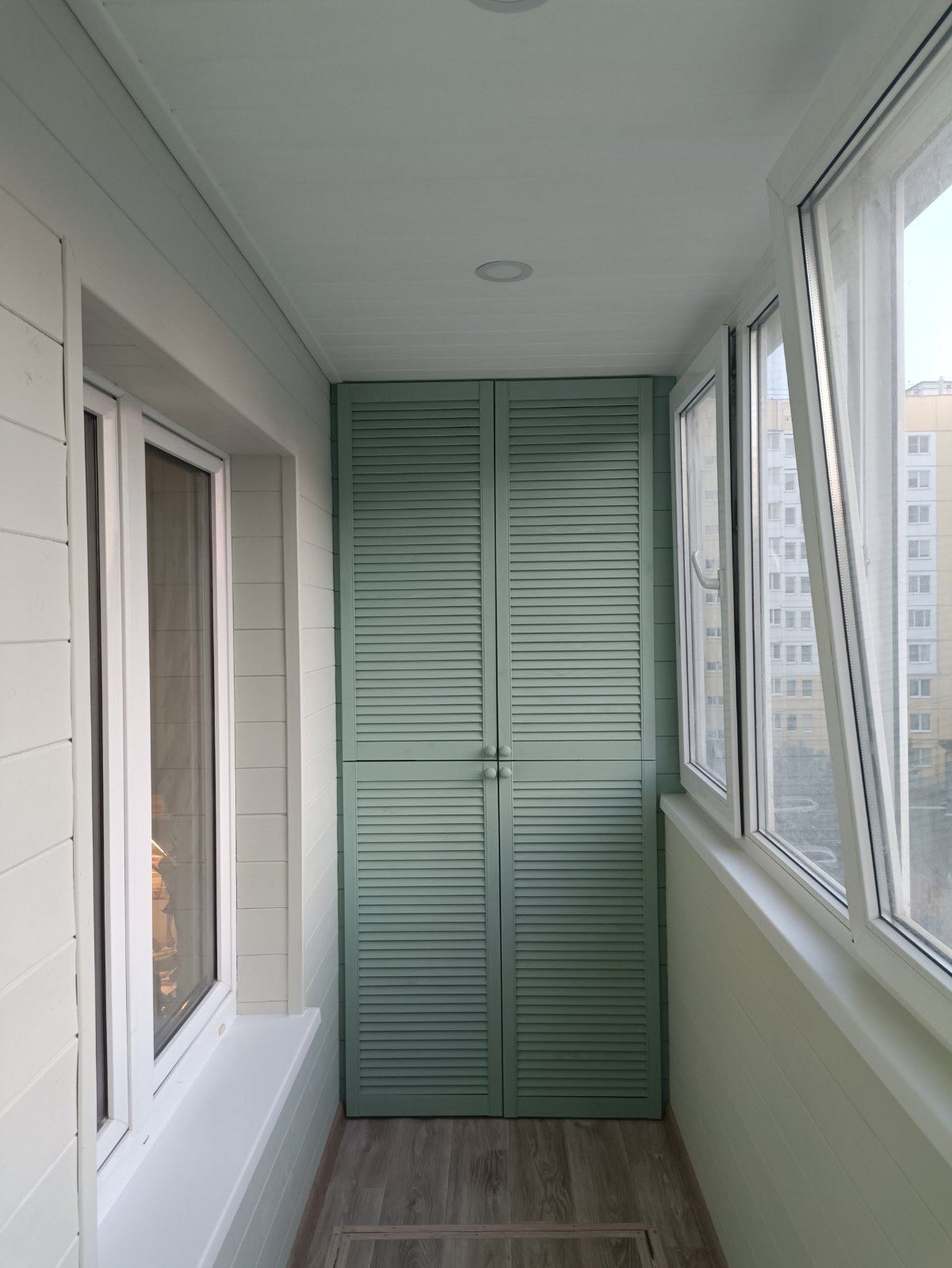 Балкон. Лапшина Юлия — школьный фотограф в Нижнем Новгороде. Выпускные альбомы