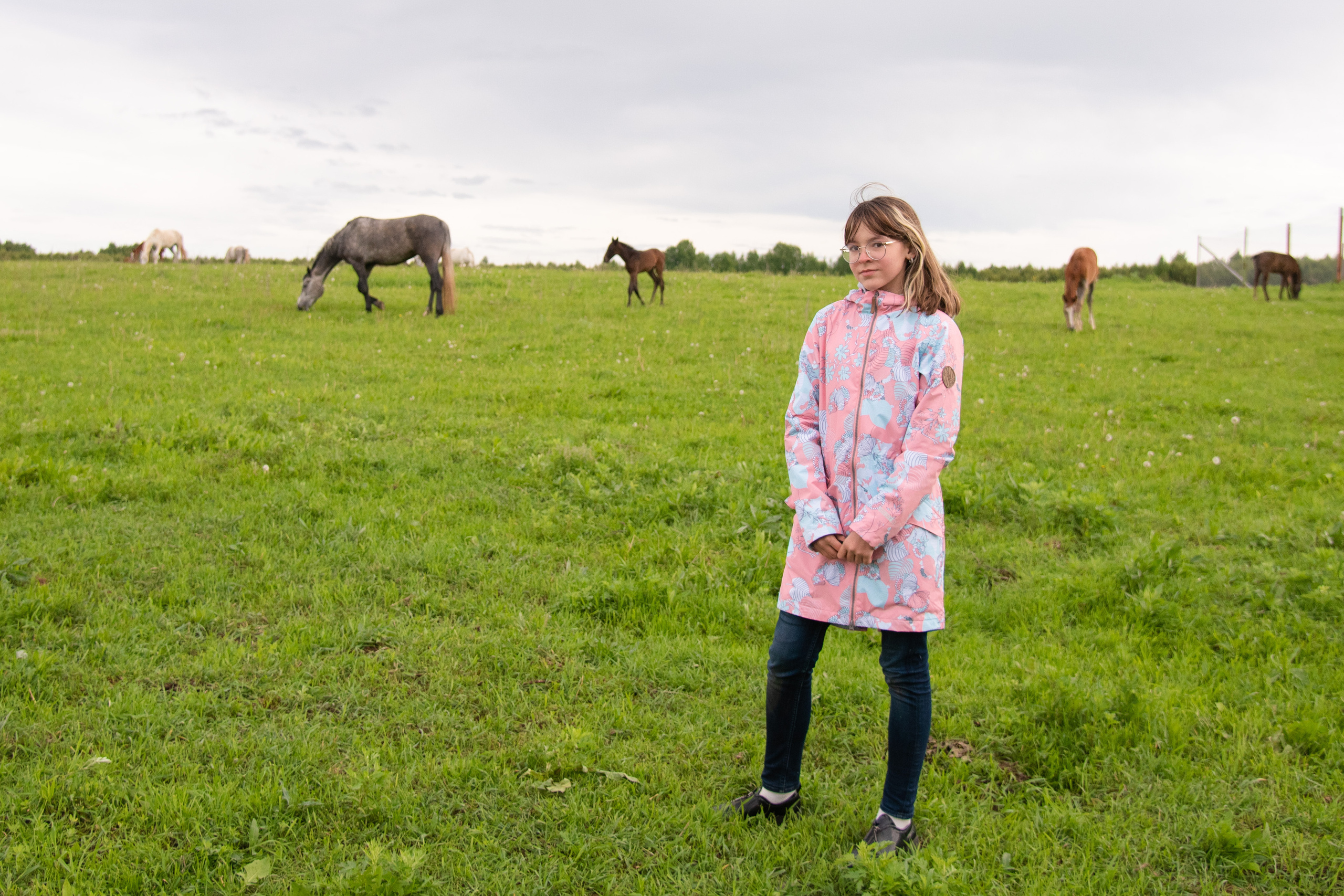 Фотосессия из конного клуба "Серая лошадь" для 6 класса 94 школы. Лапшина Юлия — школьный фотограф в Нижнем Новгороде. Выпускные альбомы