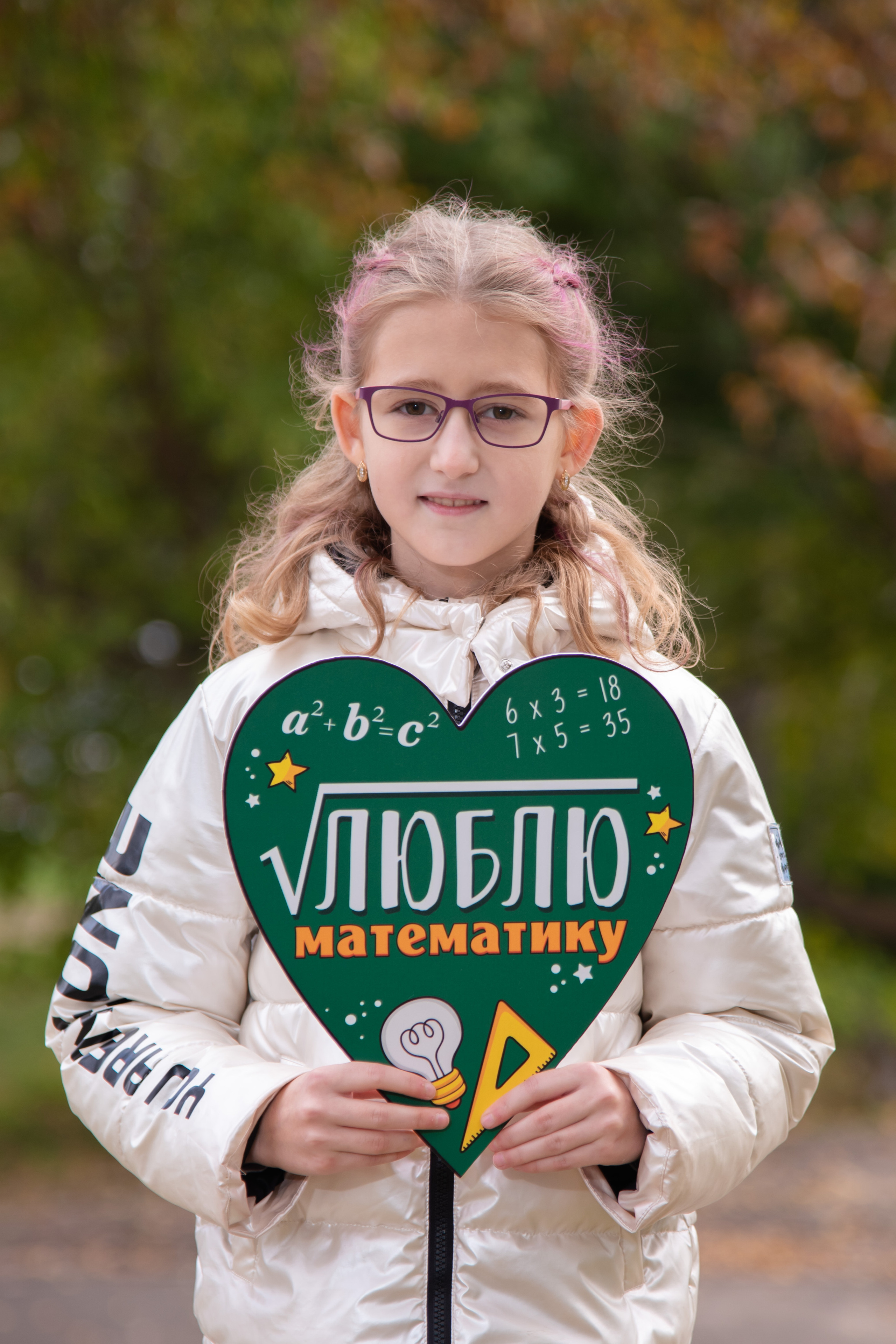 Фотосессия в сквере. Лапшина Юлия — школьный фотограф в Нижнем Новгороде. Выпускные альбомы