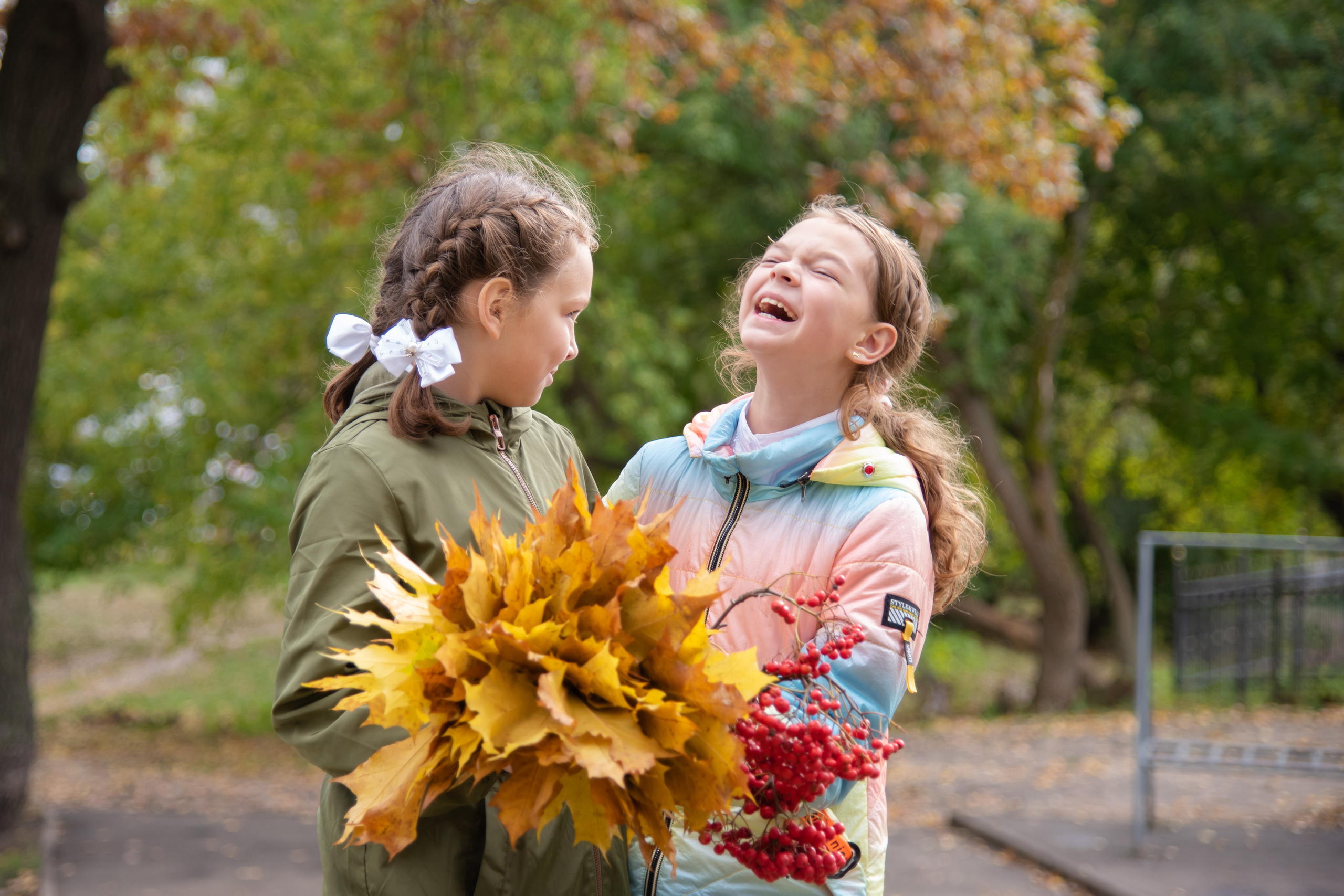 Фотосессия в сквере. Лапшина Юлия — школьный фотограф в Нижнем Новгороде. Выпускные альбомы