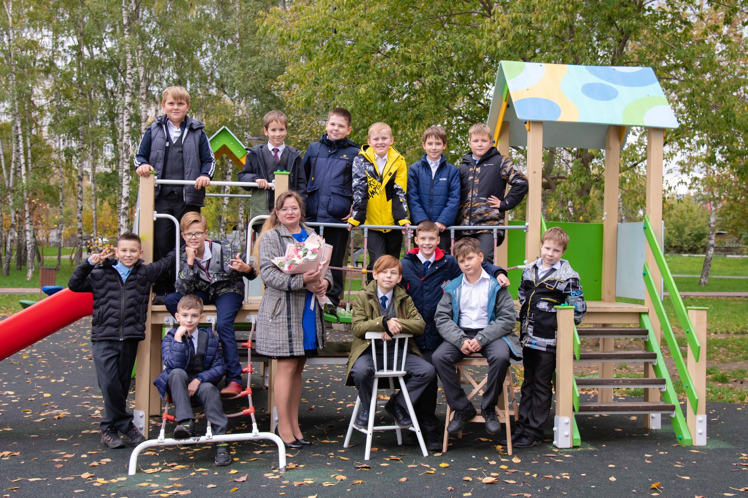 Фотосессия в сквере. Лапшина Юлия — школьный фотограф в Нижнем Новгороде. Выпускные альбомы