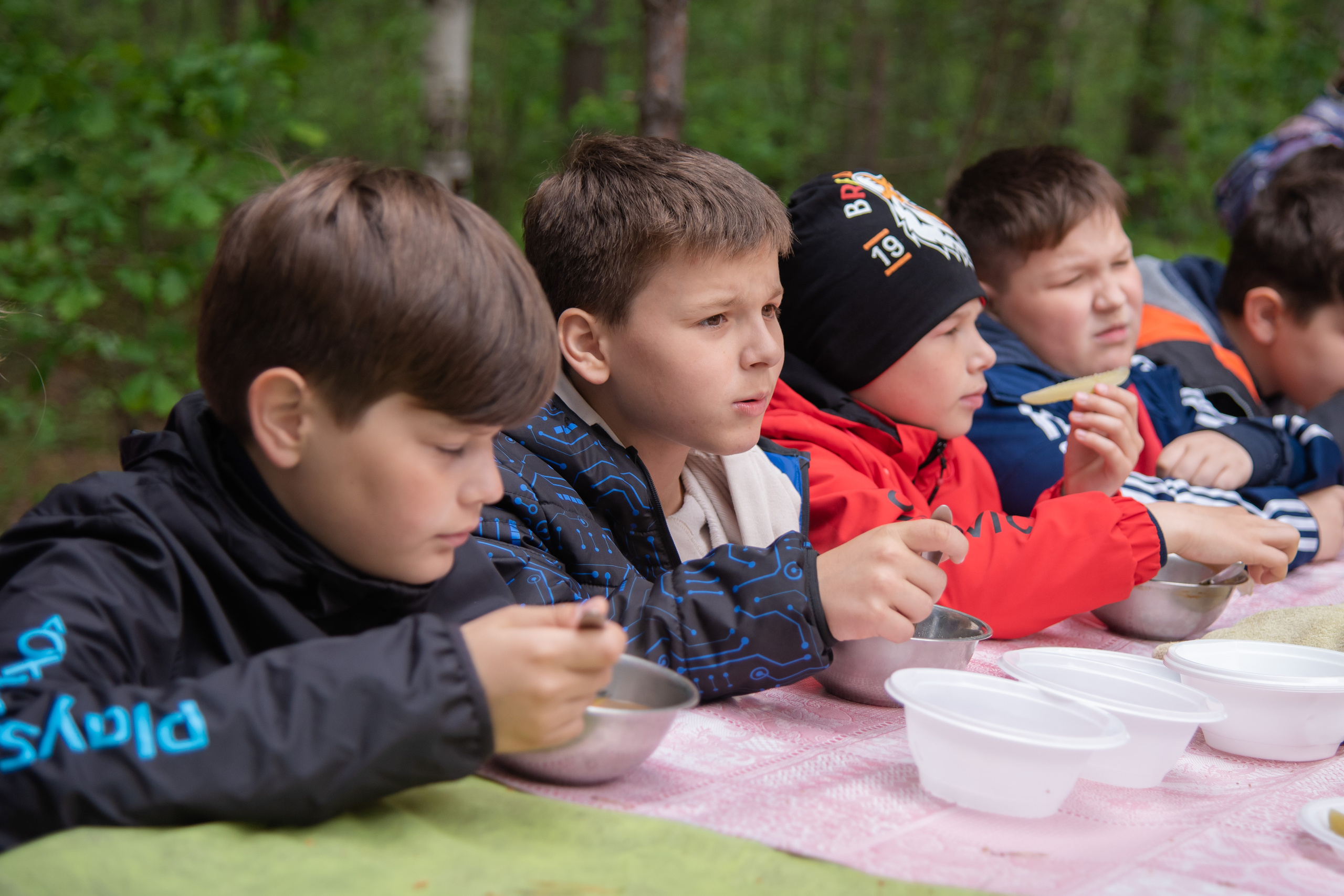 Фотосессия из конного клуба "Серая лошадь" для 6 класса 94 школы. Лапшина Юлия — школьный фотограф в Нижнем Новгороде. Выпускные альбомы