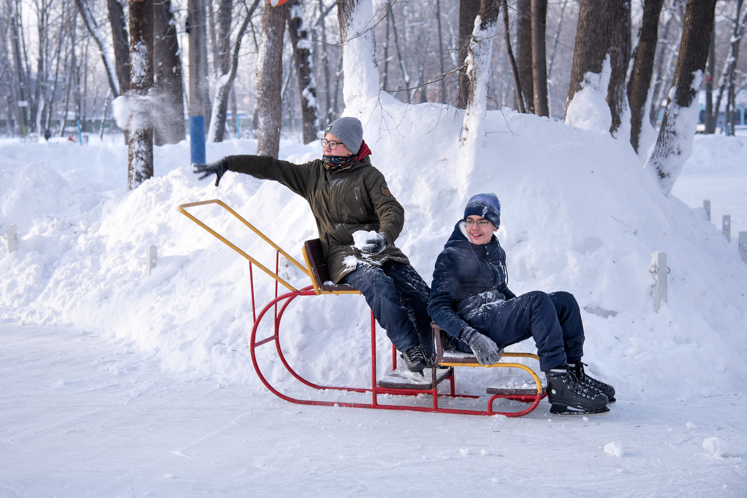 Школьная фотосессия в Парке 1 мая г.Нижнего Новгорода. Лапшина Юлия — школьный фотограф в Нижнем Новгороде. Выпускные альбомы