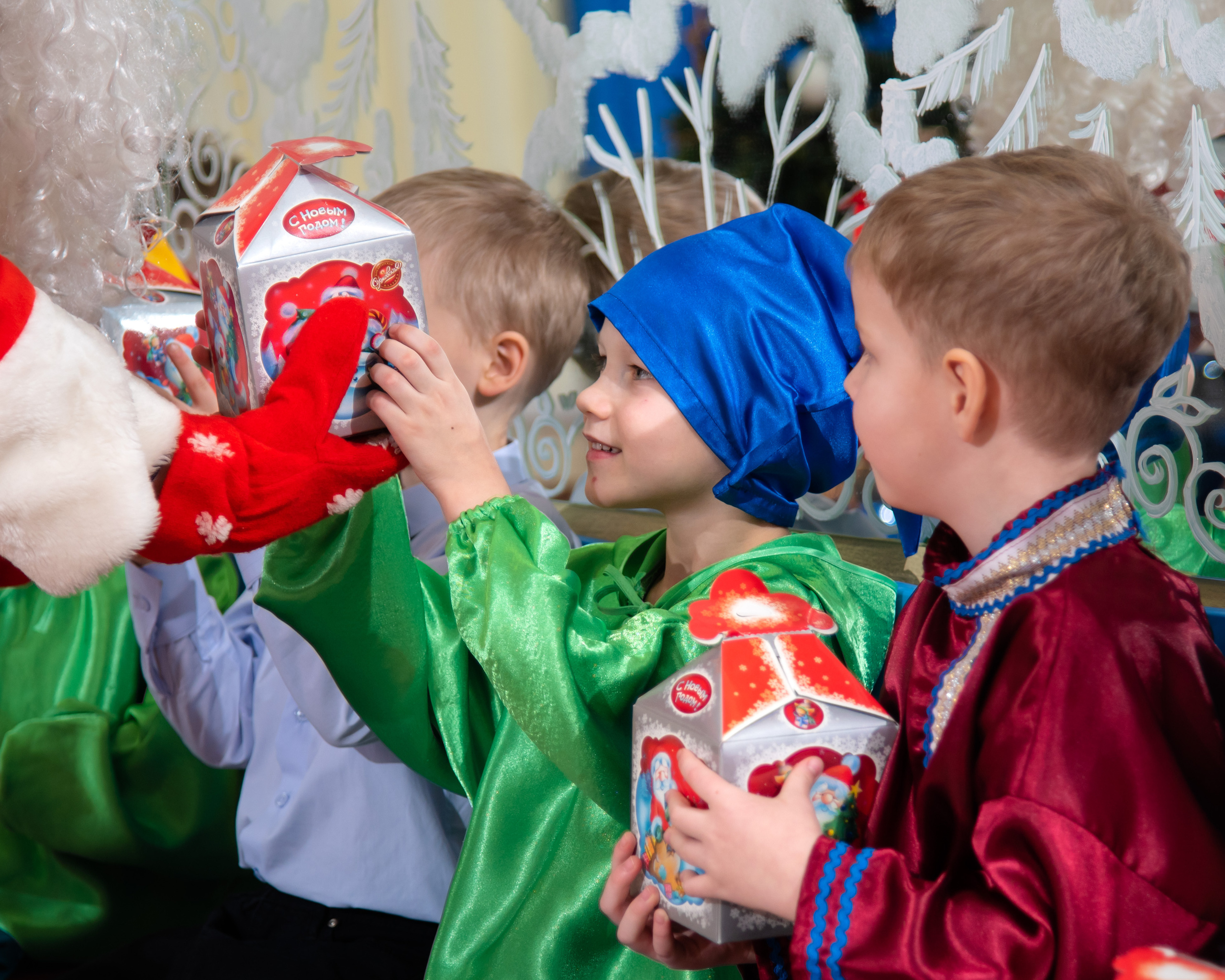 Фотографии с новогоднего утренника в детском саду "Крепыш". Лапшина Юлия — школьный фотограф в Нижнем Новгороде. Выпускные альбомы