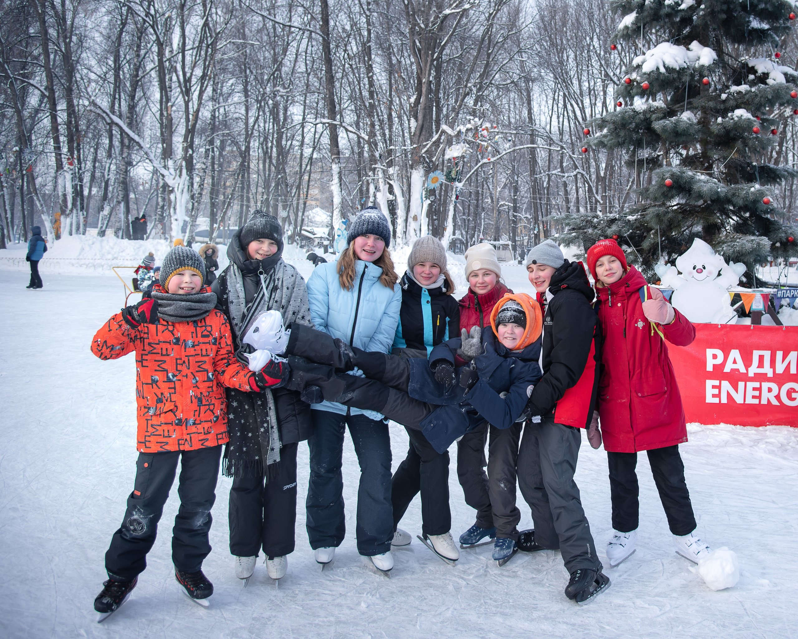 Школьная фотосессия в Парке 1 мая г.Нижнего Новгорода. Лапшина Юлия — школьный фотограф в Нижнем Новгороде. Выпускные альбомы