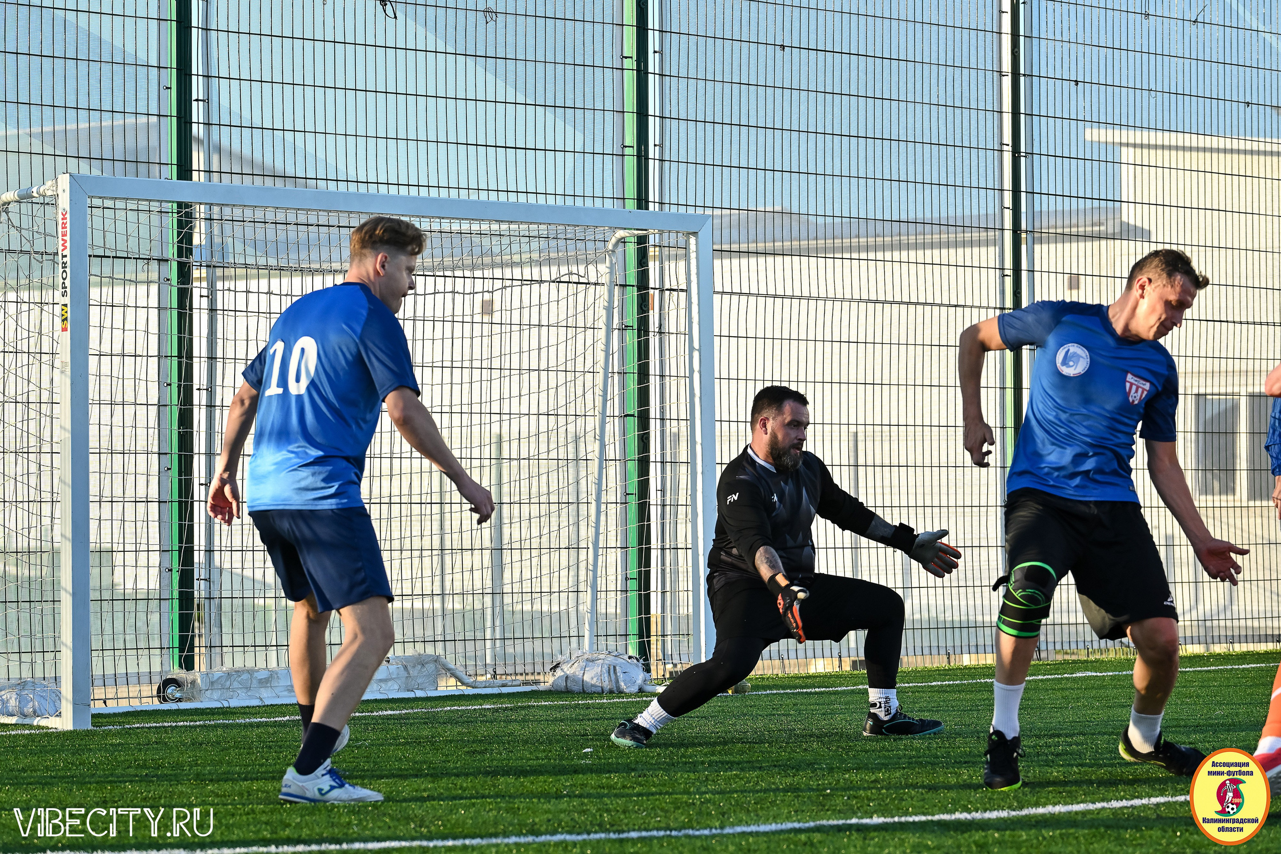 ИГРЫ МИНИ-ФУТБОЛЬНОЙ И КОРПОРАТИВНОЙ ЛИГИ. VIBECITY.RU Вайб Сити Ру Фоторепортажи Фотоотчеты Калининград