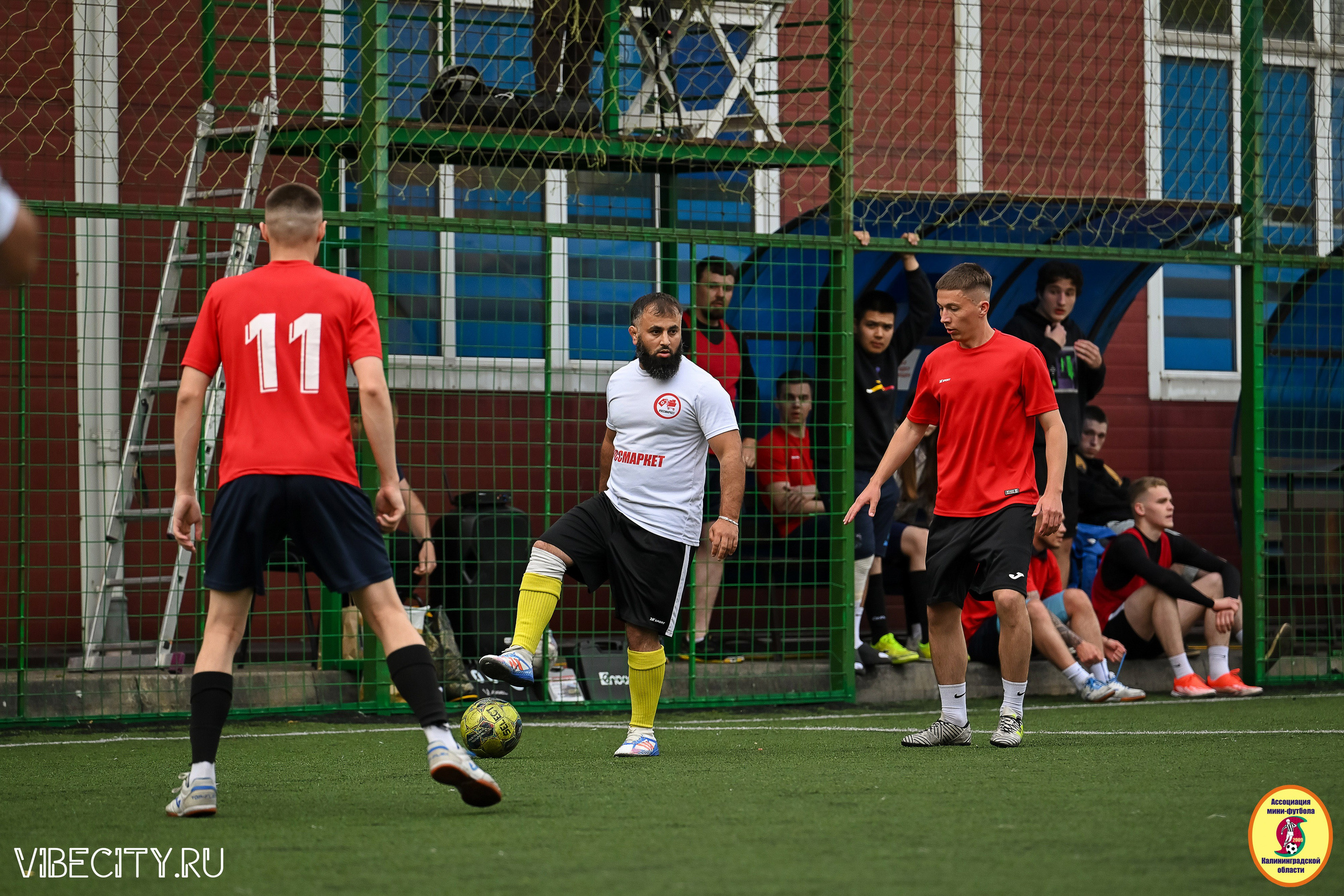 ИГРЫ МИНИ-ФУТБОЛЬНОЙ И КОРПОРАТИВНОЙ ЛИГИ. VIBECITY.RU Вайб Сити Ру Фоторепортажи Фотоотчеты Калининград
