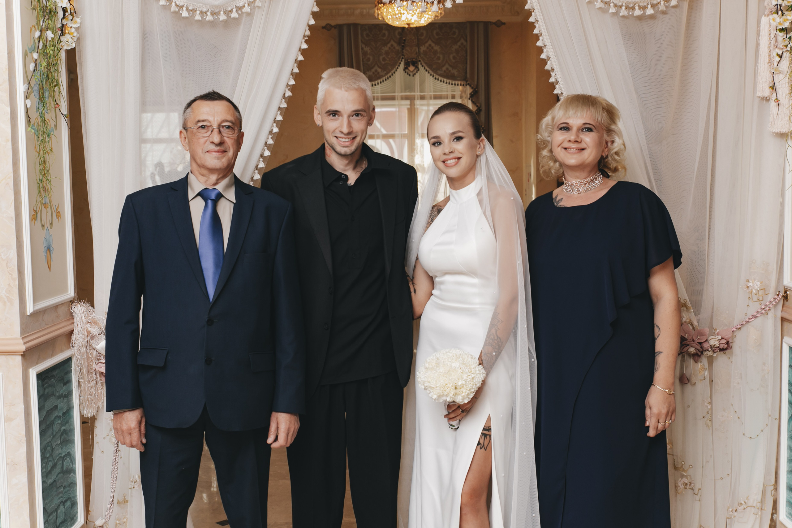 Свадебная съёмка Игорь и Василиса, регистрация гостиница Покровская, Таганский ЗАГС, прогулка ул. Таганская. Фотограф и свадебный фотограф в Москве