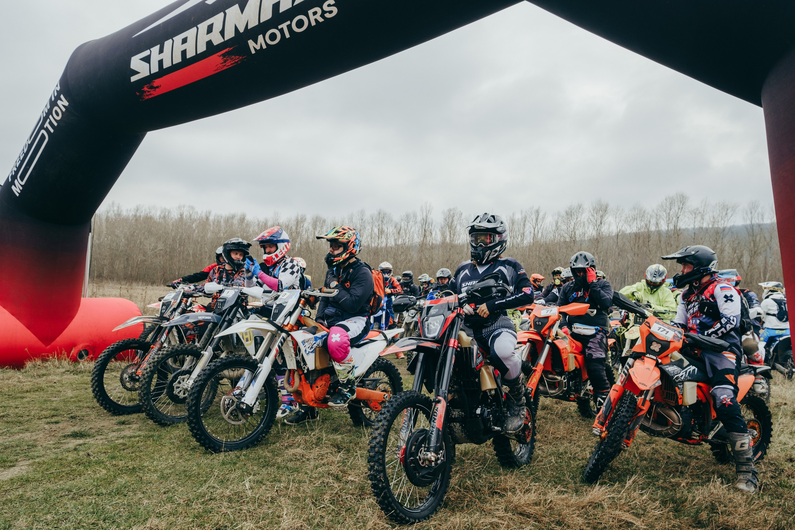 Эндуро Фест от Shamax Motors (Краснодар). Свадебный фотограф Денис Ожигин в Краснодаре и крае. Эмоциональная и стильная съемка вашего дня