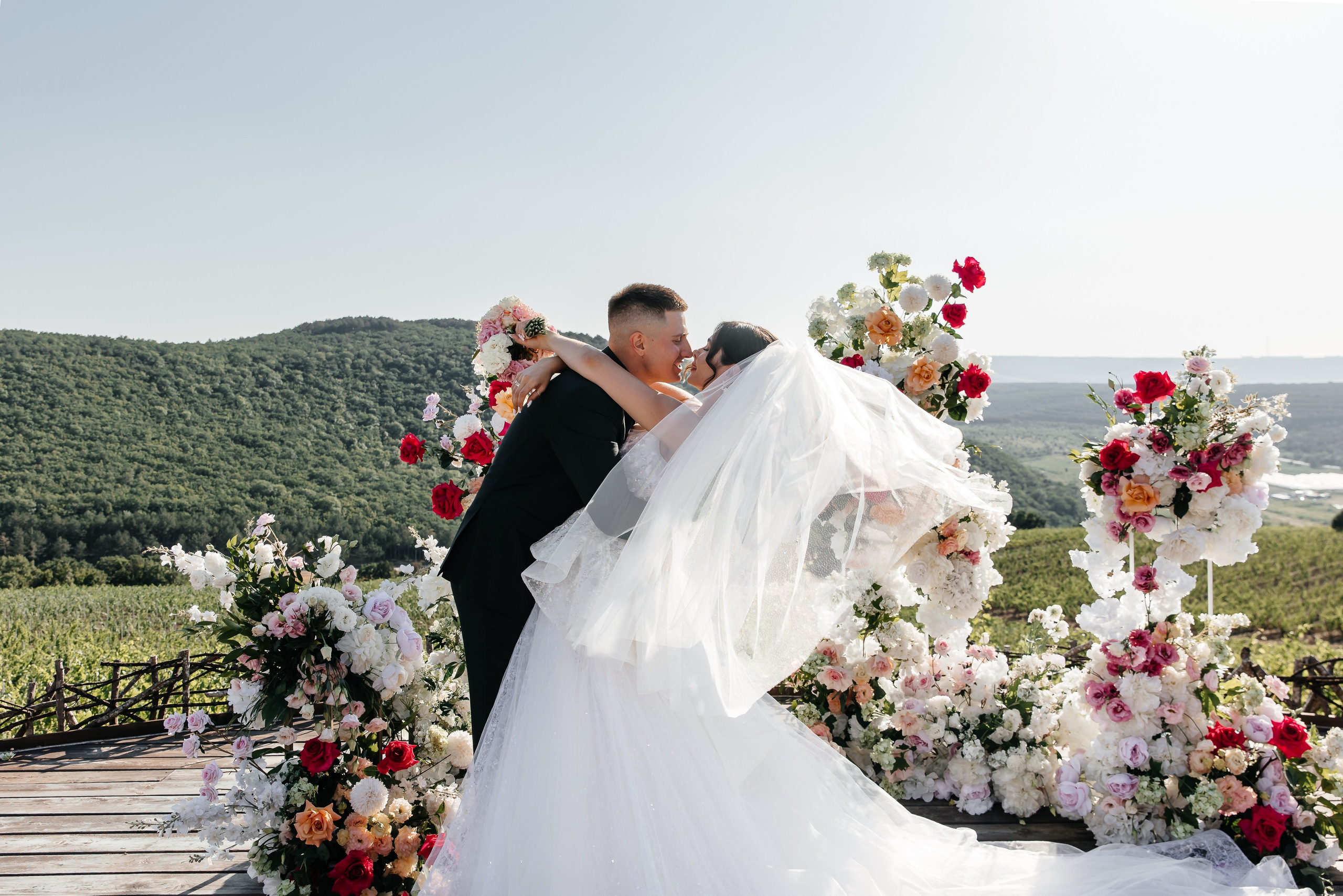Свадьба на винодельне. Анонс для Ивана и Виктории. Свадебный фотограф в Крыму и Севастополе Ольга Баскакова