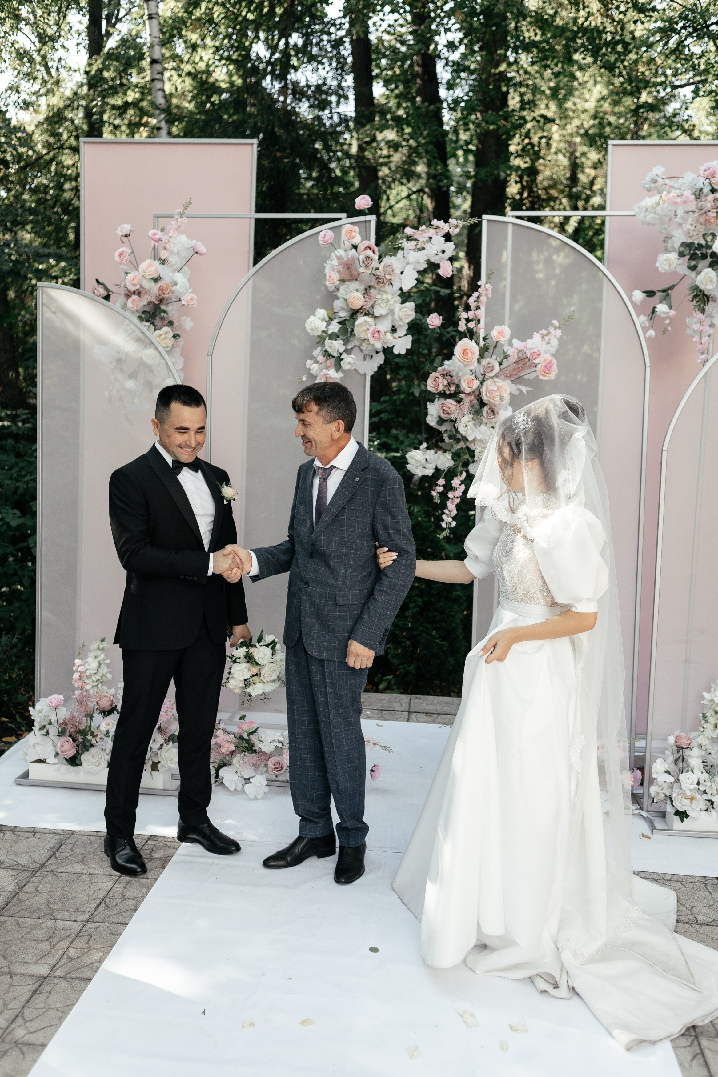 Свадебный фотограф Уфа — Руслан ГабдлисламовЖивые эмоции, красивые кадры, воспоминания на всю жизнь.Работаю по всей Республике Башкортоста. Свадебный фотограф Уфа Руслан Габдлисламов