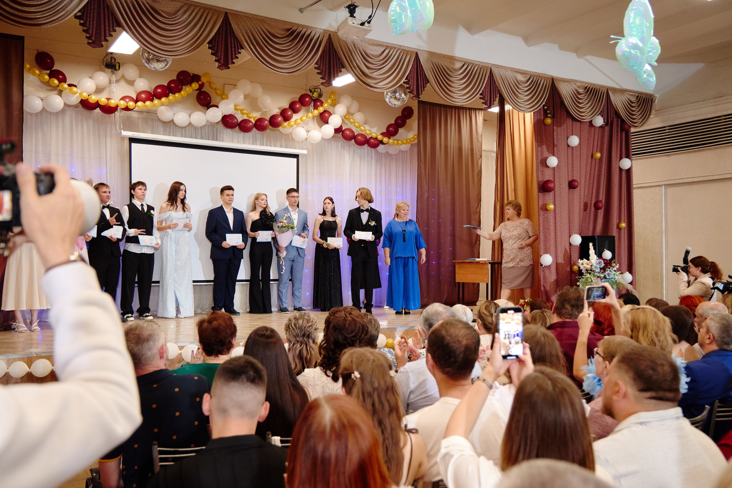 Выпускной 35 Сош. Фотограф Выпускные альбомы Таганрог Сергей Коробченко