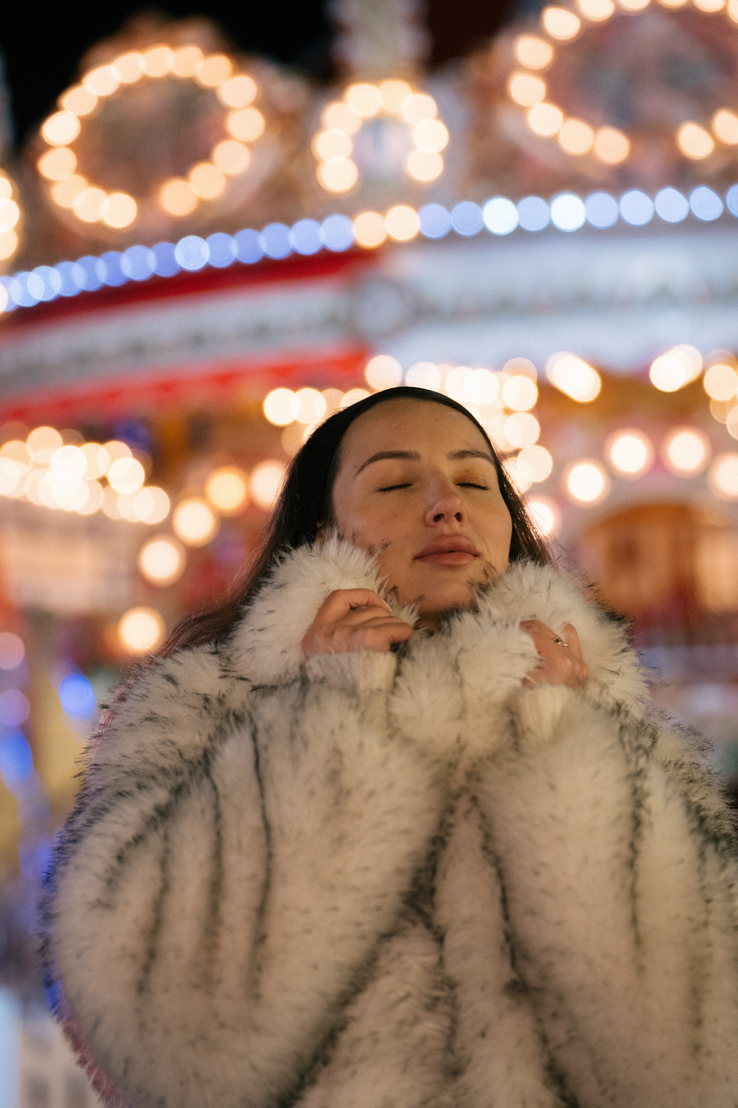 ПРОГУЛКА НА МАНЕЖНОЙ ПЛОЩАДИ ДЛЯ ДЕВУШКИ ПЕРЕД НОВЫМ ГОДОМ (НОВОГОДНЯЯ ФОТОСЕССИИЯ НА МАНЕЖНОЙ ПЛОЩАДИ). Профессиональный фотограф, Санкт-Петербург — Виктория Богомолова