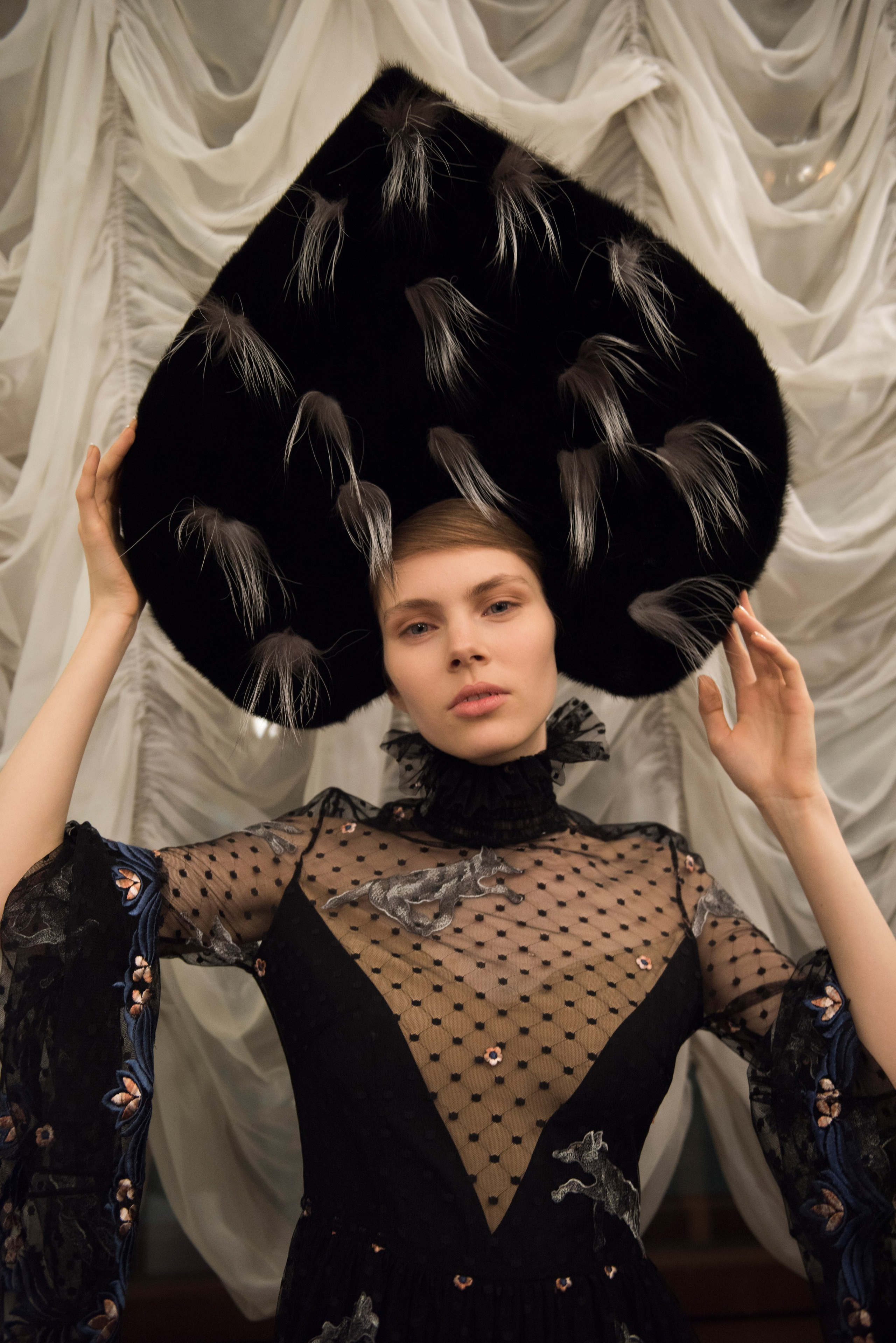 AKHMADULINA FW17. Фотограф Andre Boyakov