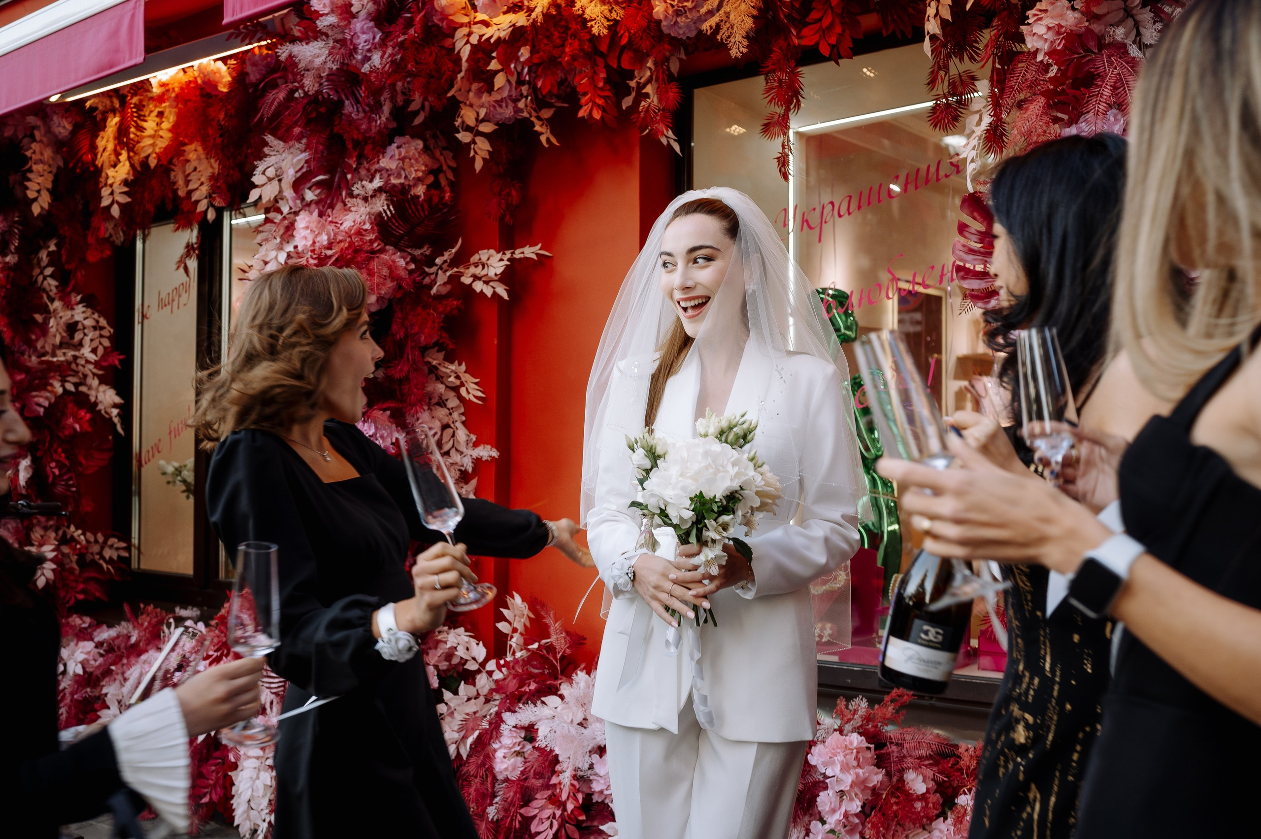 Девичник Лауры | Патриарши Пруды | 2023. Фотограф Вито Бурмасов | Москва