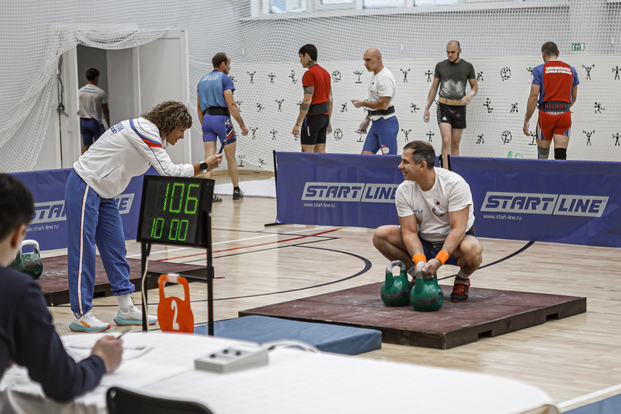 Гири. Фотограф Губкинского