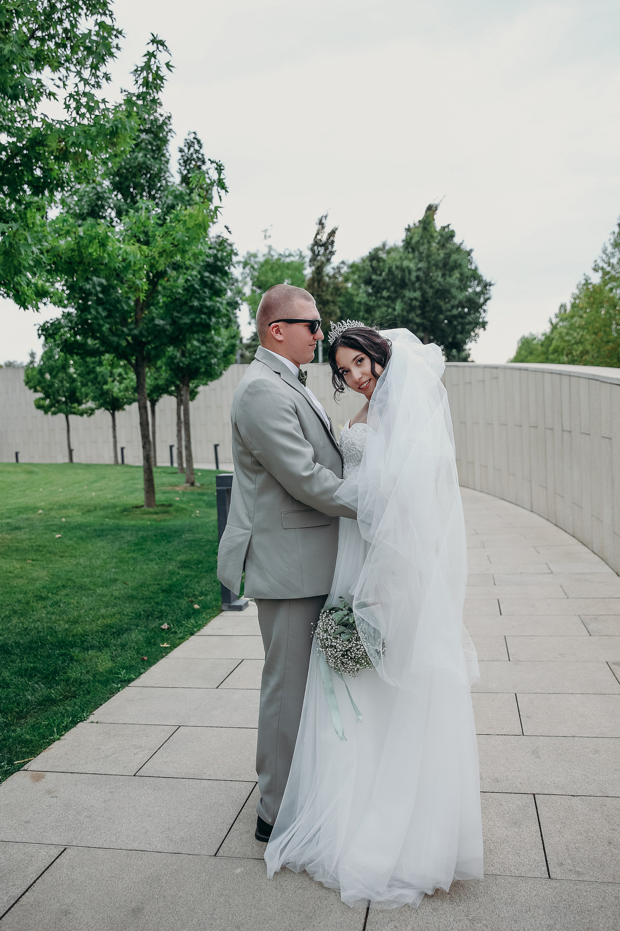 Свадебная прогулка в парке Галицкого 23.08.2024. Свадебный и семейный фотограф Виолетта Сидельникова. Краснодар, Россия, Беларусь, Европа