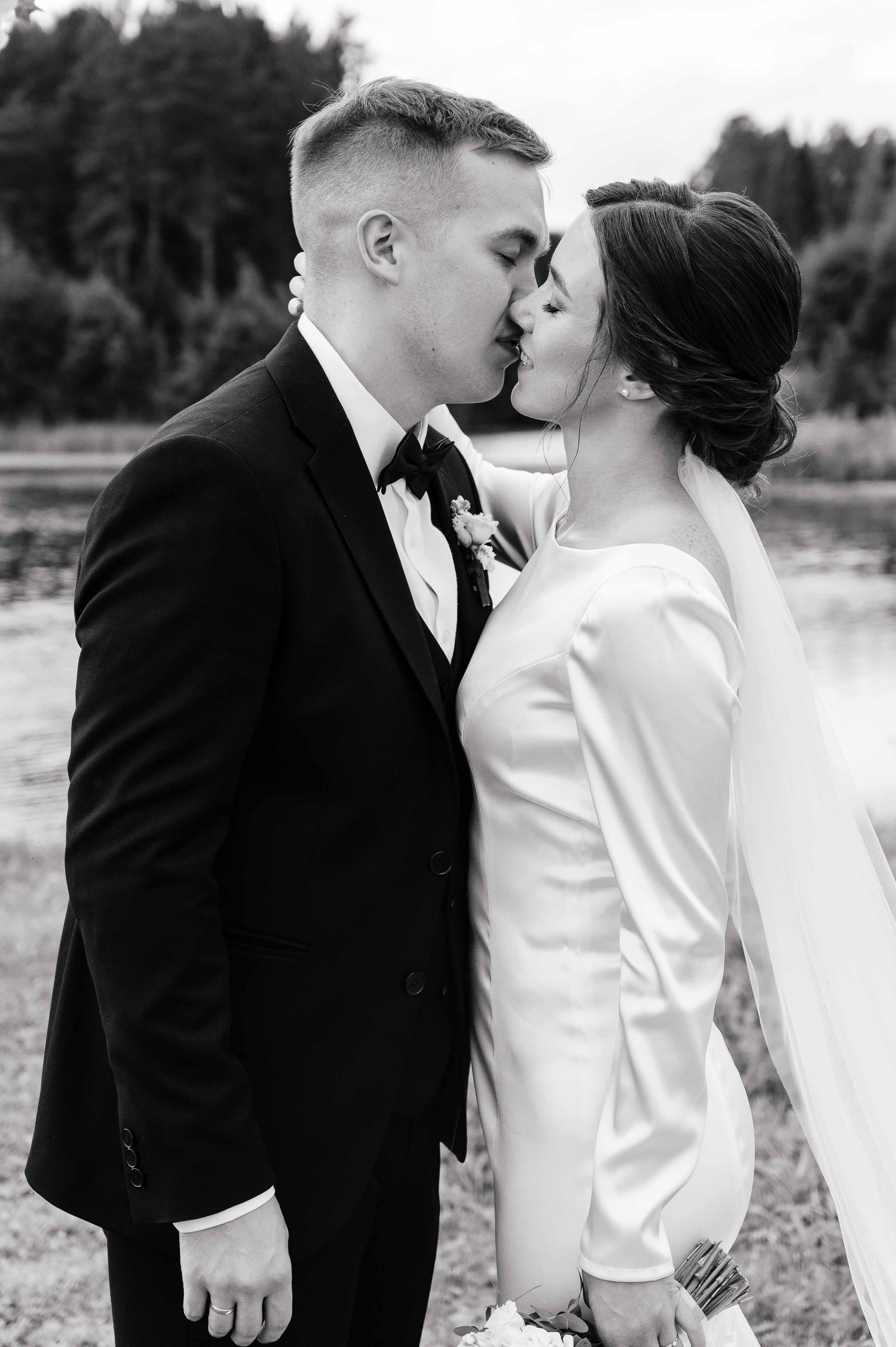 Совместные сборы в отеле. Свадебный и семейный фотограф в Котласе Никита Попов