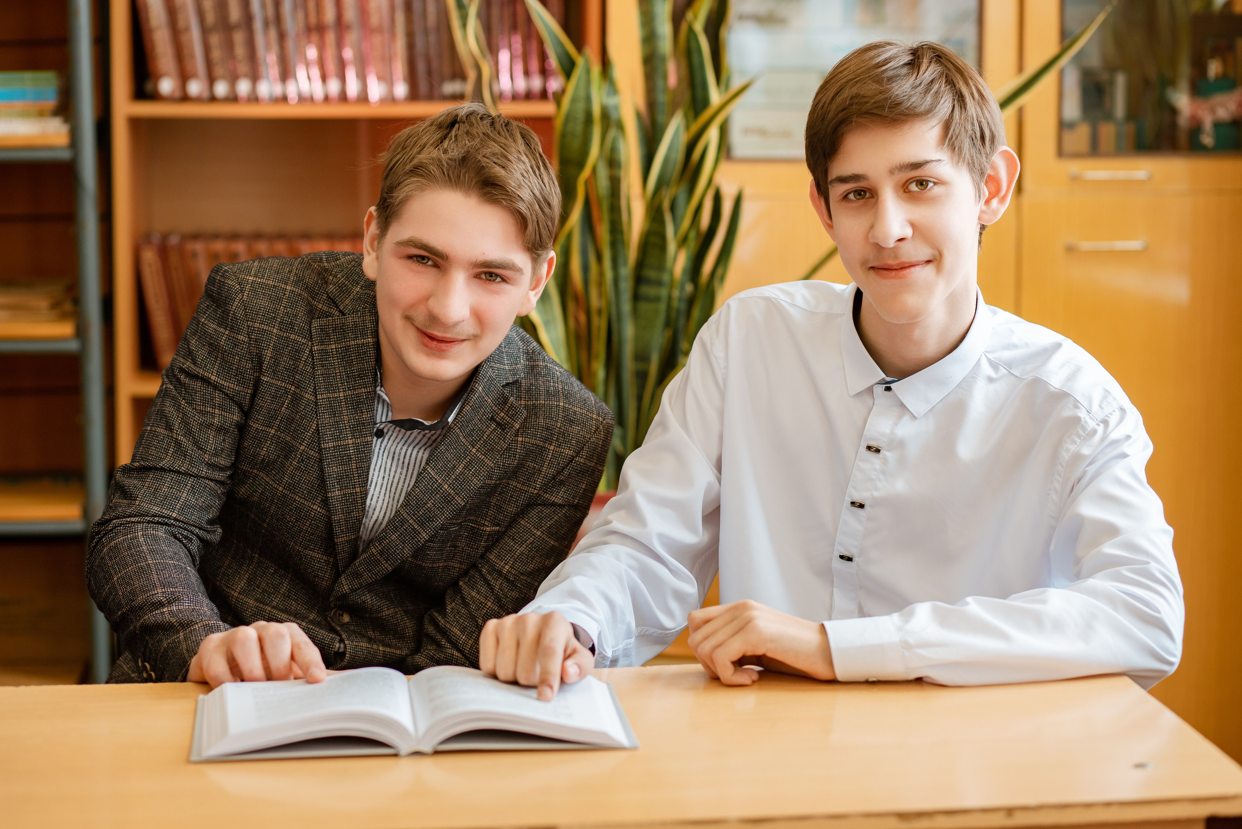 Академическая СОШ, 9 класс. Студия выпускных альбомов Остров