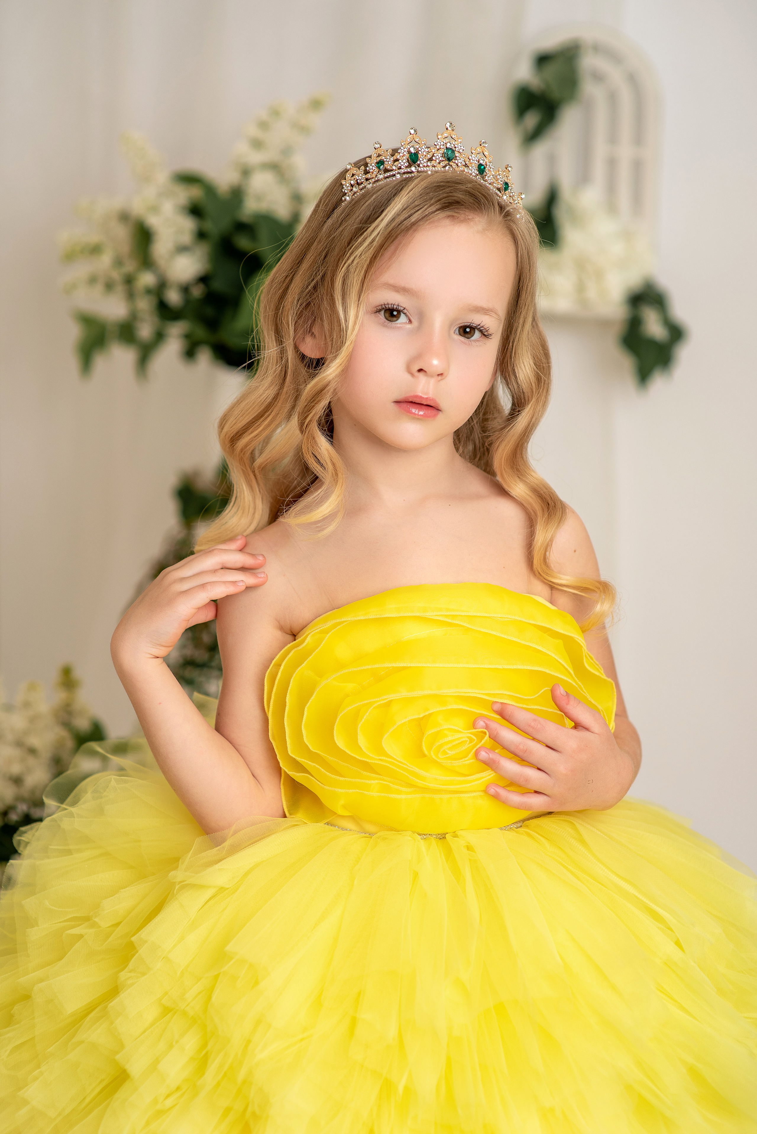 Полиночка в желтом и сиреневом платьях. Семейный и детский фотограф Наталья Горда