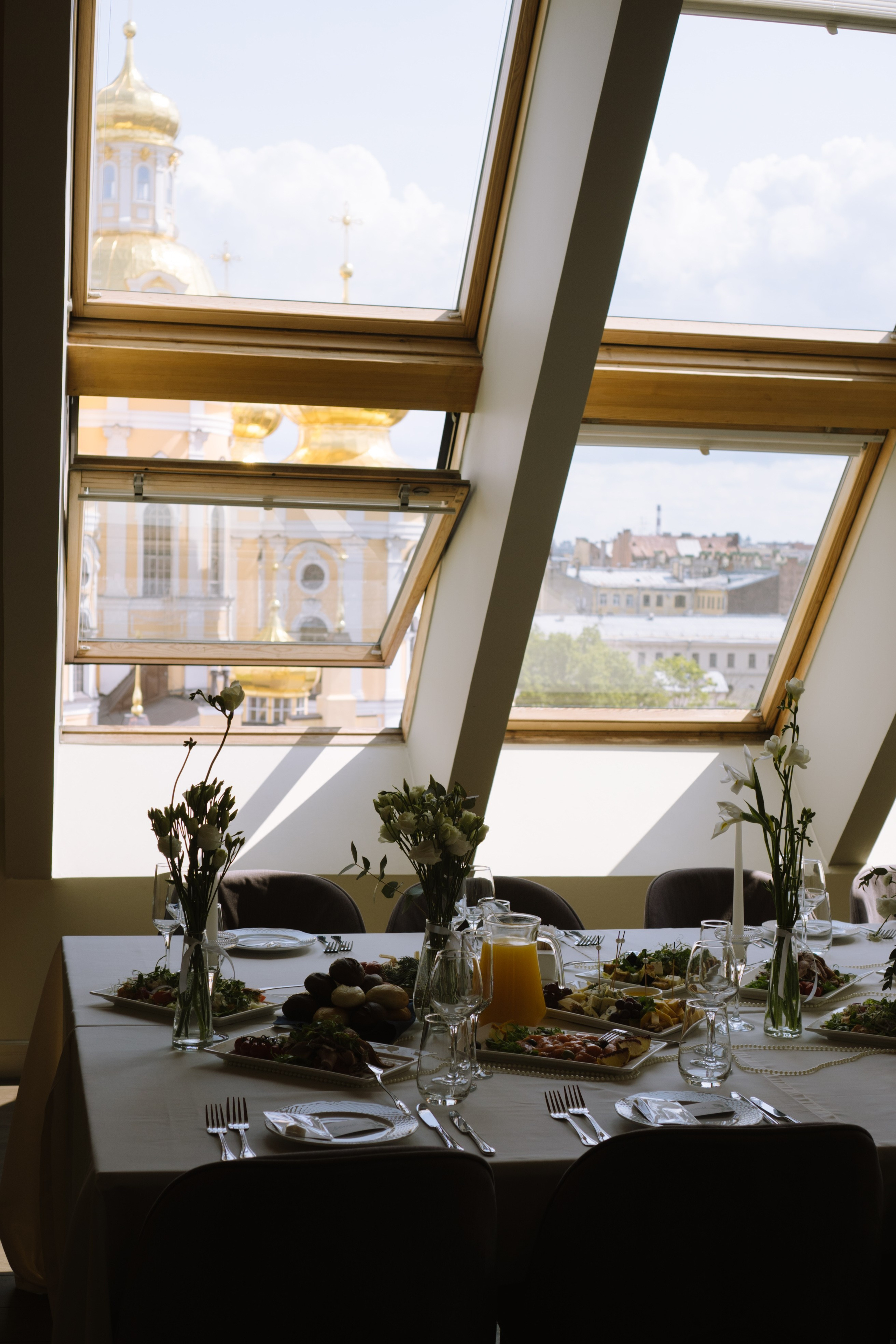 СВАДЕБНЫЙ БАНКЕТ НА ВЛАДИМИРСКОЙ В САНКТ-ПЕТЕРБУРГЕ (КАМЕРНАЯ СВАДЬБА). Профессиональный фотограф, Санкт-Петербург — Виктория Богомолова