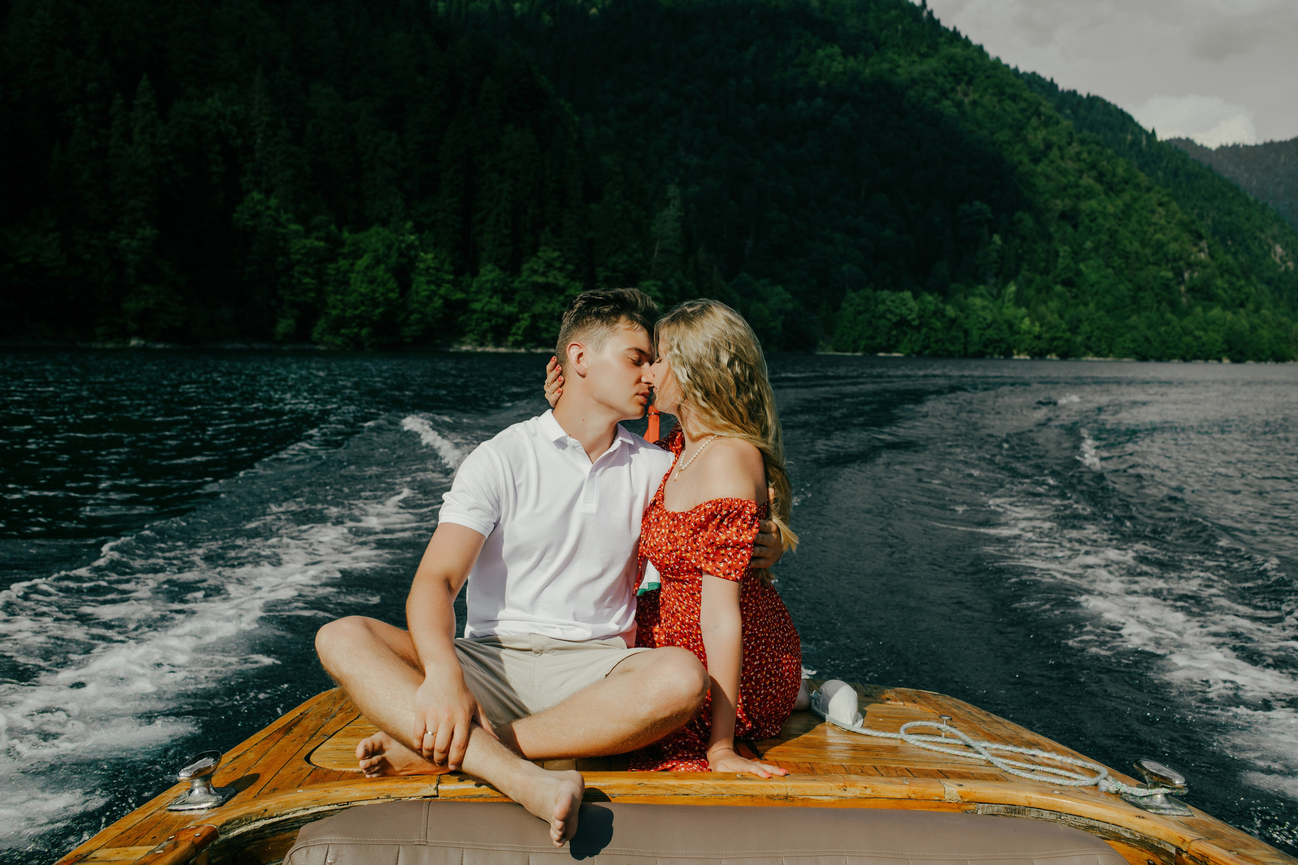 Рица+ Водопад+Аренда катера 25 000. RetroChic Фото